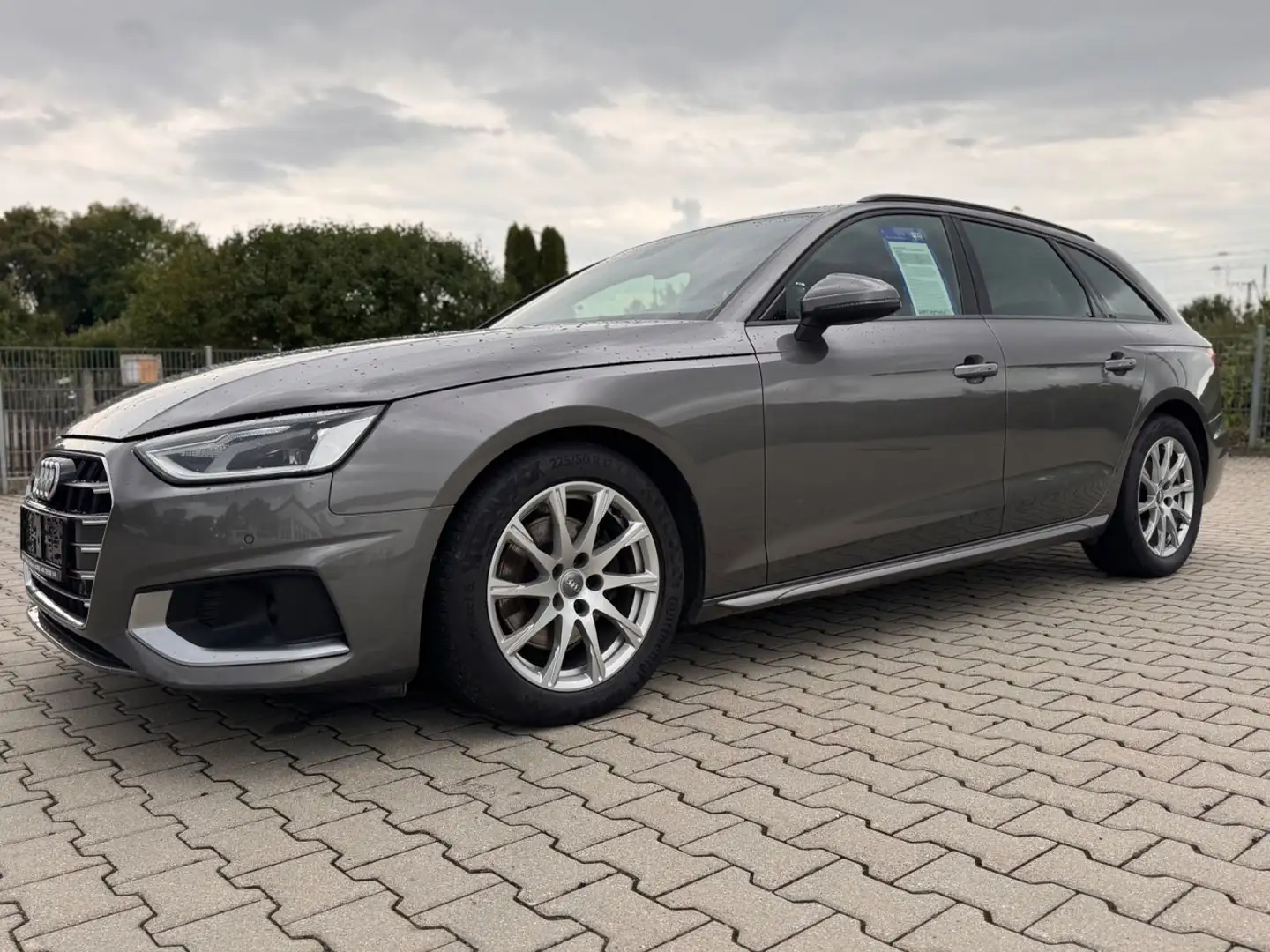 Audi A4 Avant 30 TDI advanced LED AHK KAMERA Gris - 1