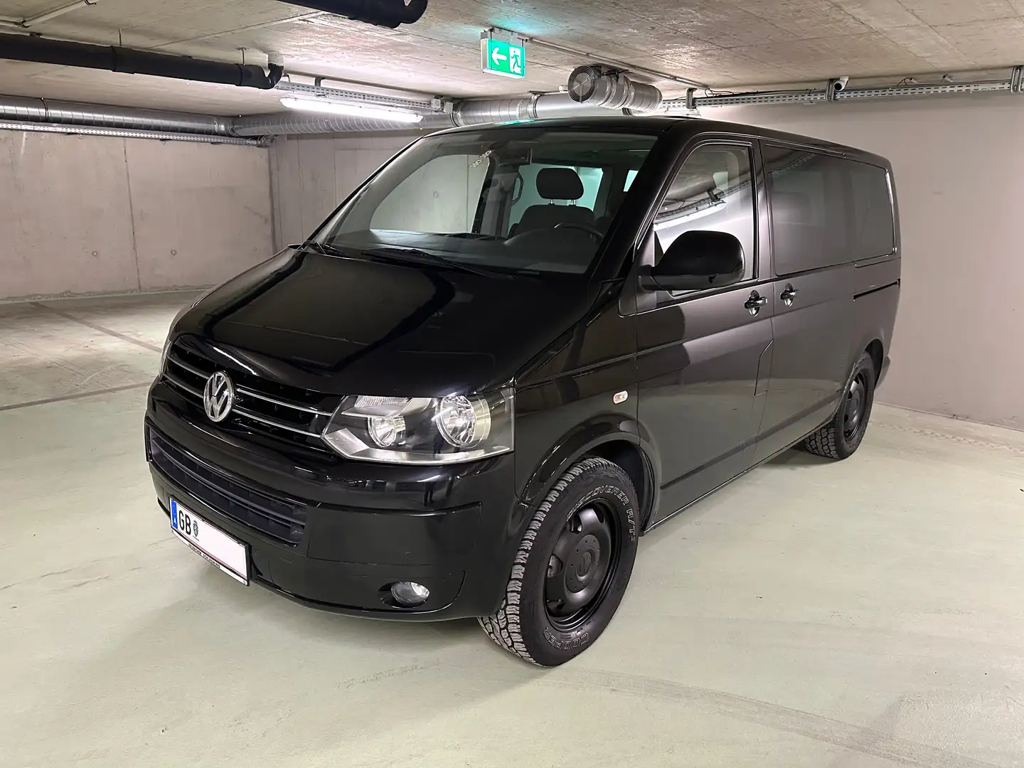 Volkswagen T5 Caravelle Comfortline 2,0 BiTDI 4motion D-PF Fekete - 1