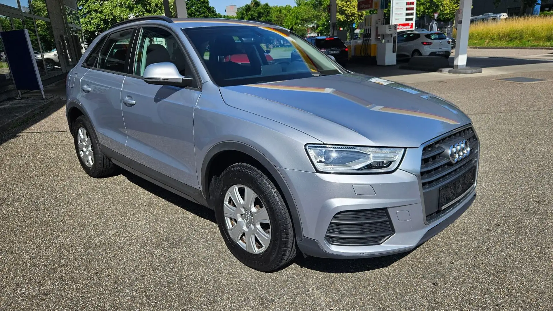 Audi Q3 1.4 TFSI ultra cylinder on demand AHK Silber - 1