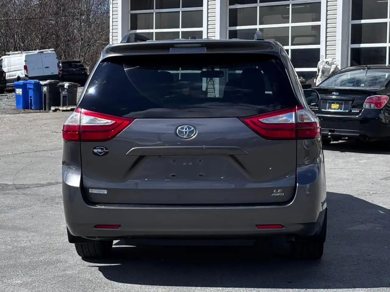 Toyota Sienna photo Toyota Sienna