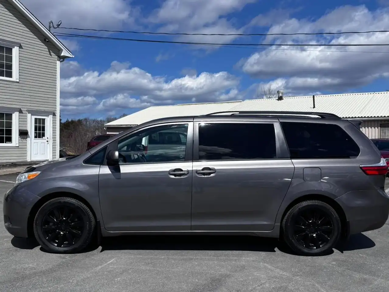Toyota Sienna photo Toyota Sienna