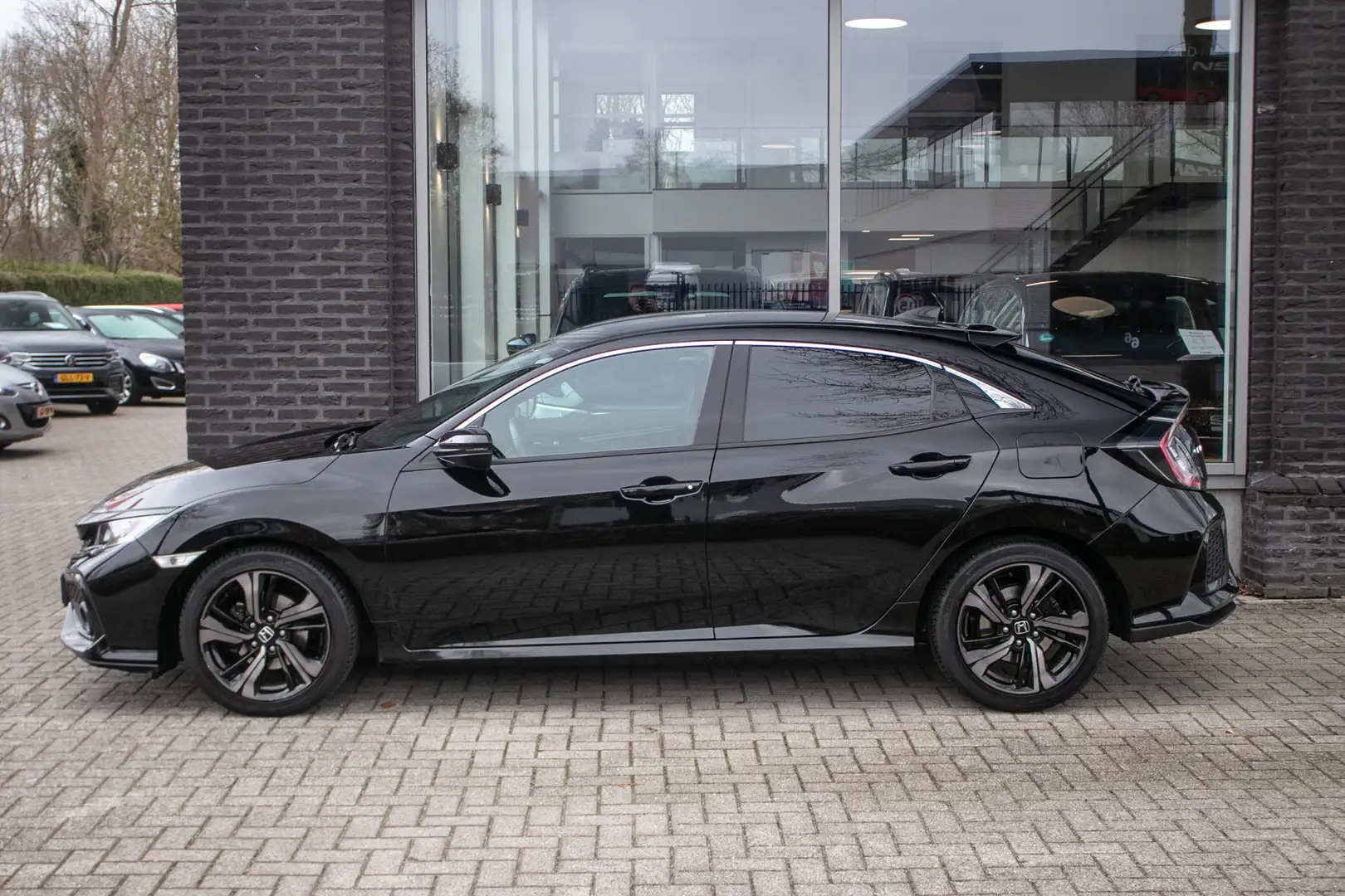 Honda Civic 1.0 i-VTEC Elegance - All-in rijklrprs | Honda Sen Zwart - 2