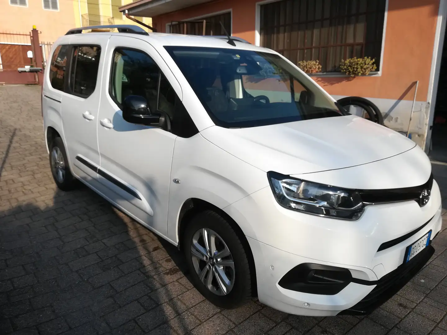 Toyota Proace City Proace city verso Short Executive Bílá - 1
