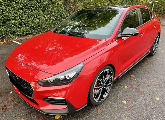 Imagine Hyundai i30 2.0 T-GDI Fastback N Performance