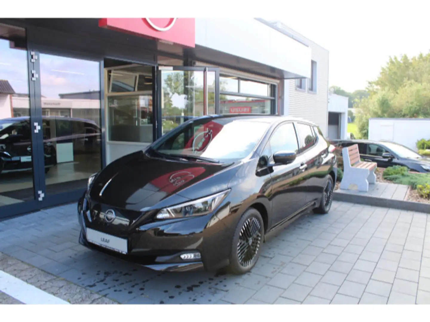 Nissan Leaf 39 kWh N-Connecta LED Winter Zwart - 2