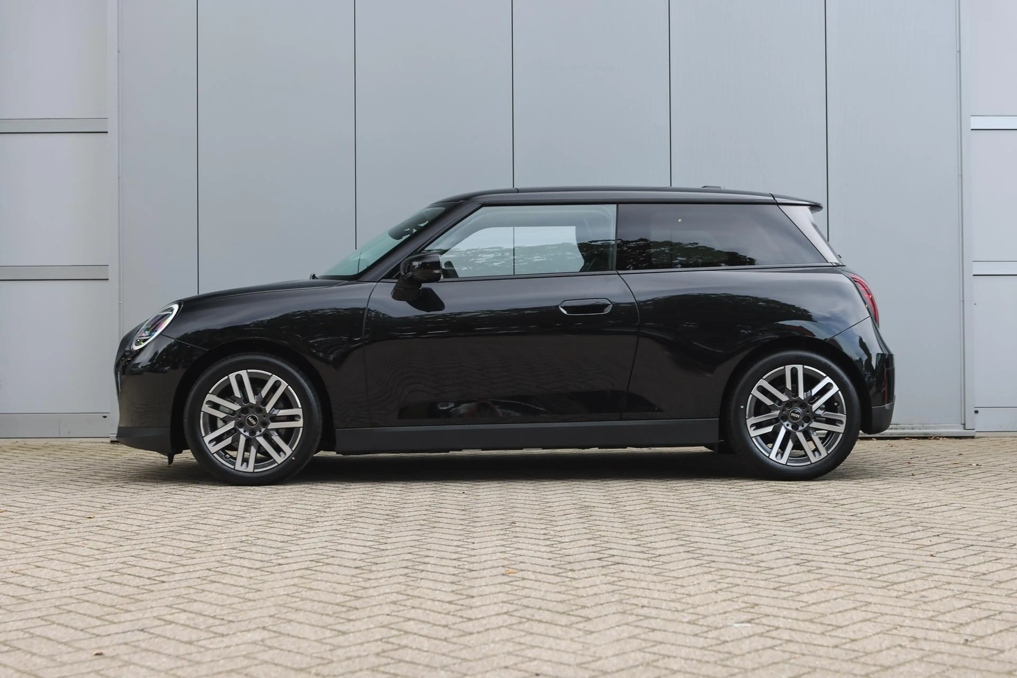 MINI Cooper E Hatchback / Classic / Pakket L / 17 inch Parallel — photo 7