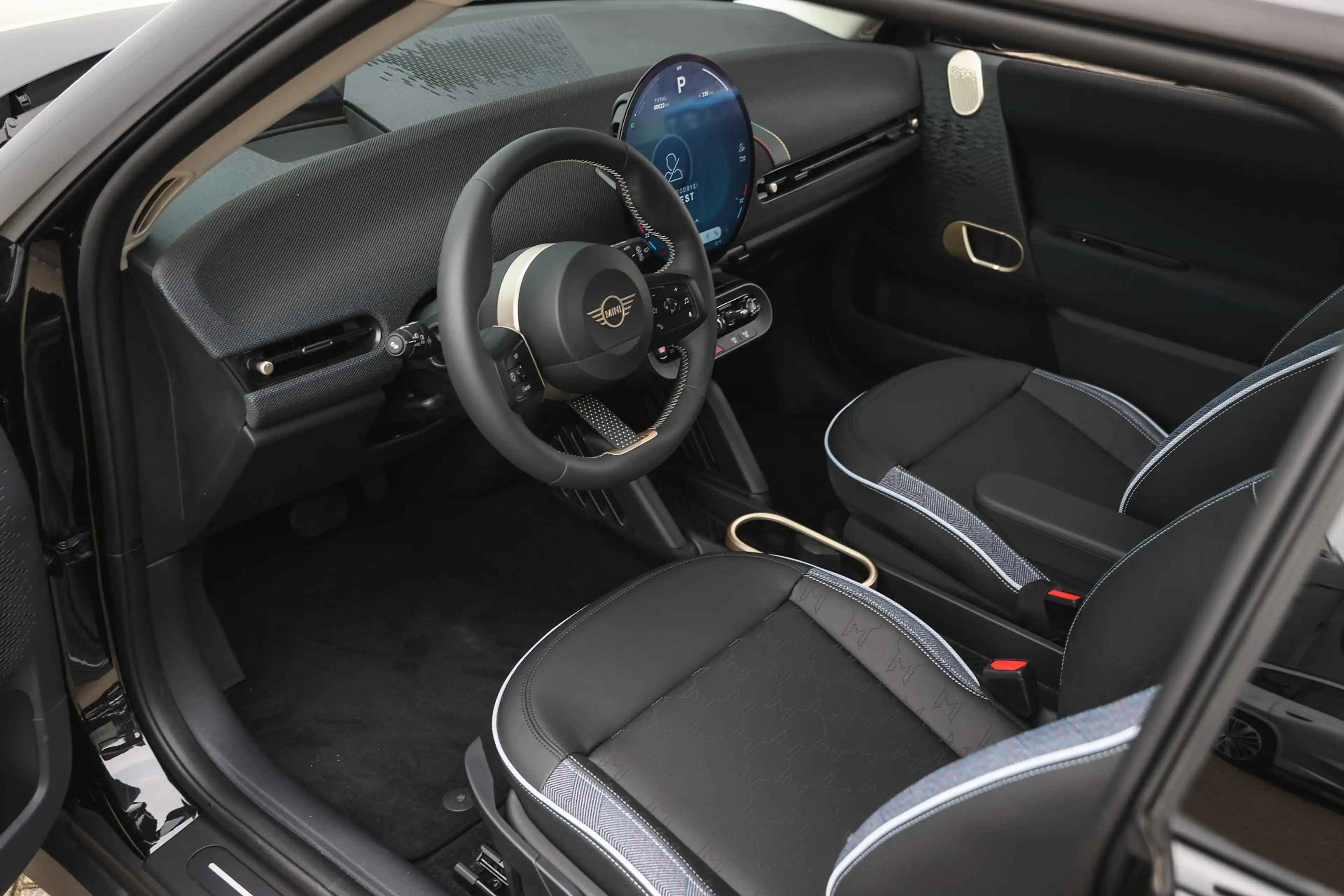 MINI Cooper E Hatchback / Classic / Pakket L / 17 inch Parallel — photo 3