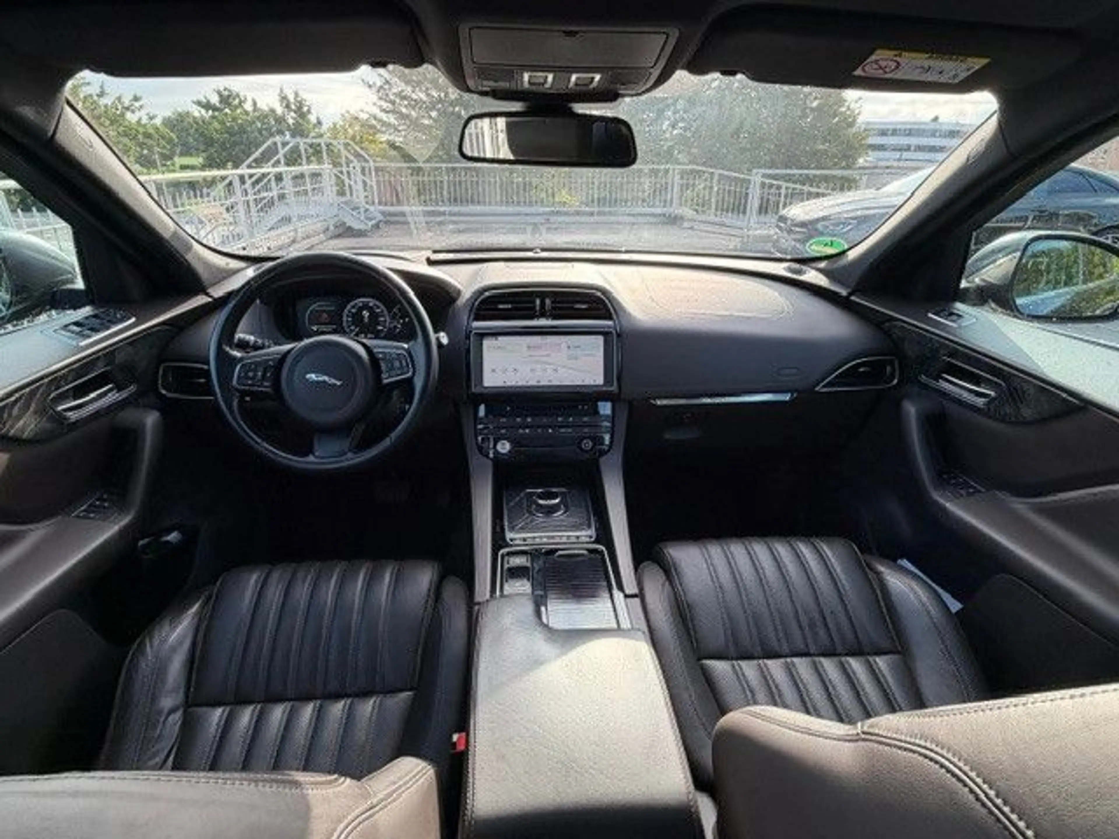 Jaguar F-Pace F-PACE Portfolio AWD — photo 9