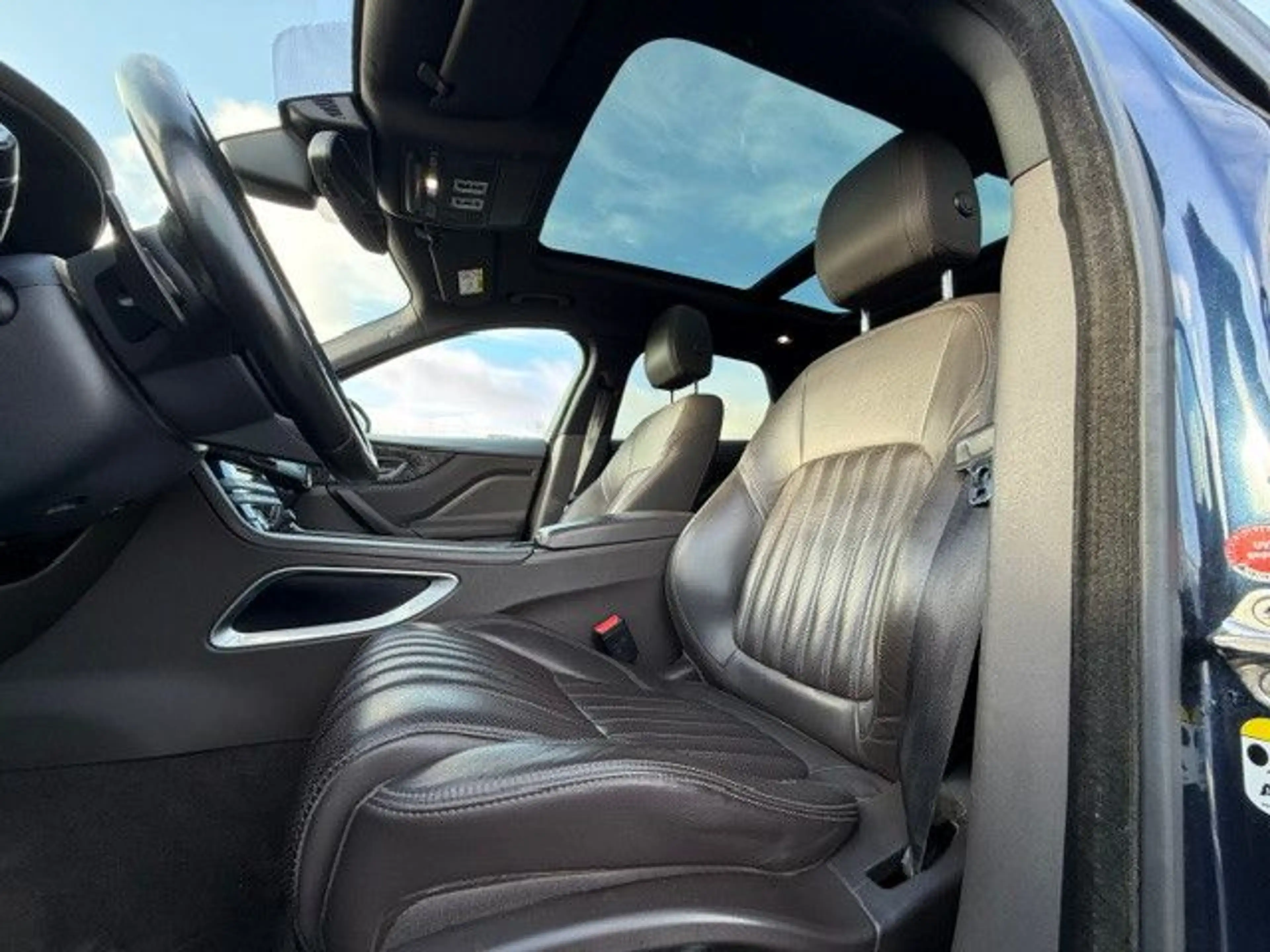 Jaguar F-Pace F-PACE Portfolio AWD — photo 11