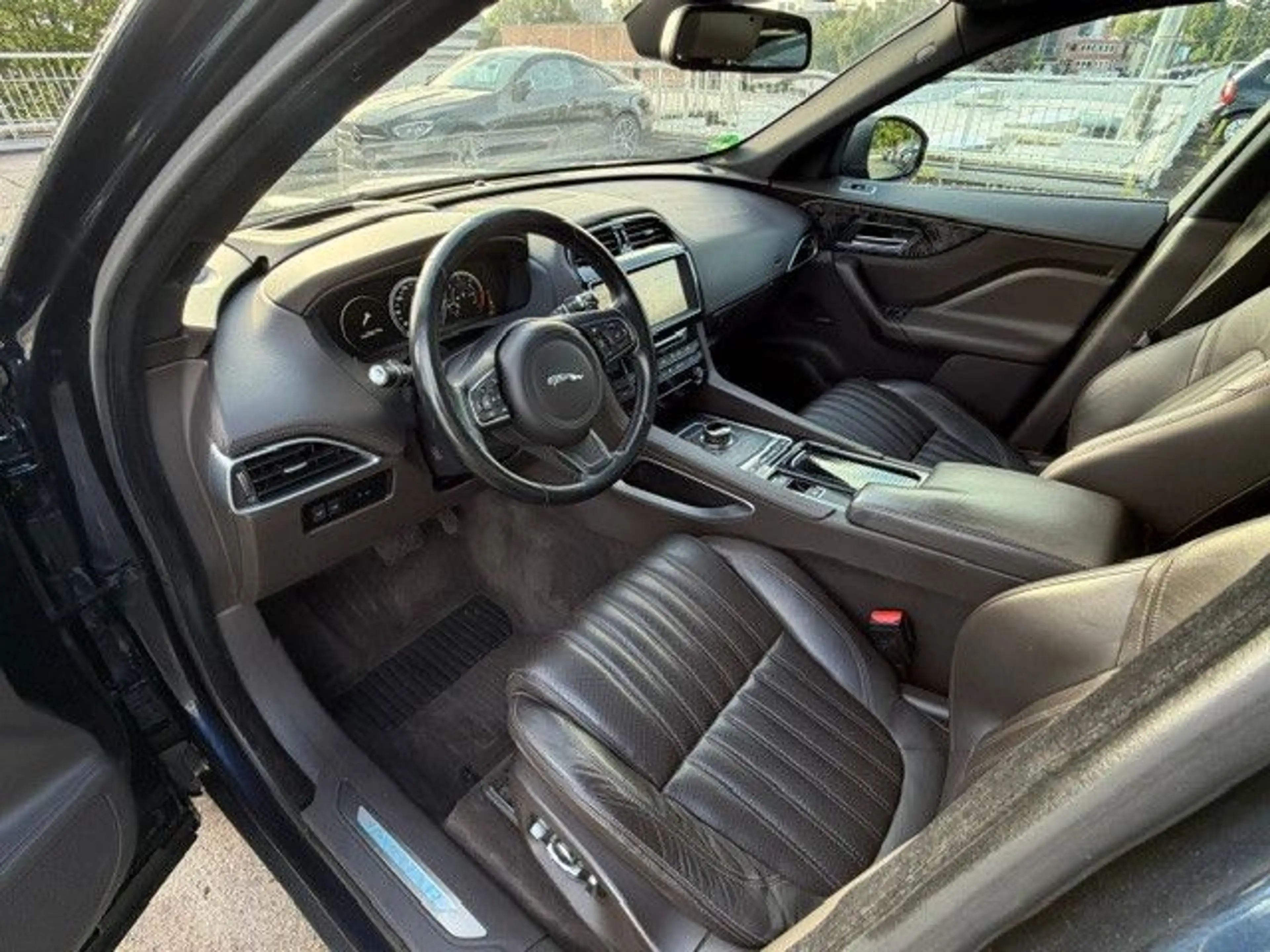 Jaguar F-Pace F-PACE Portfolio AWD — photo 7