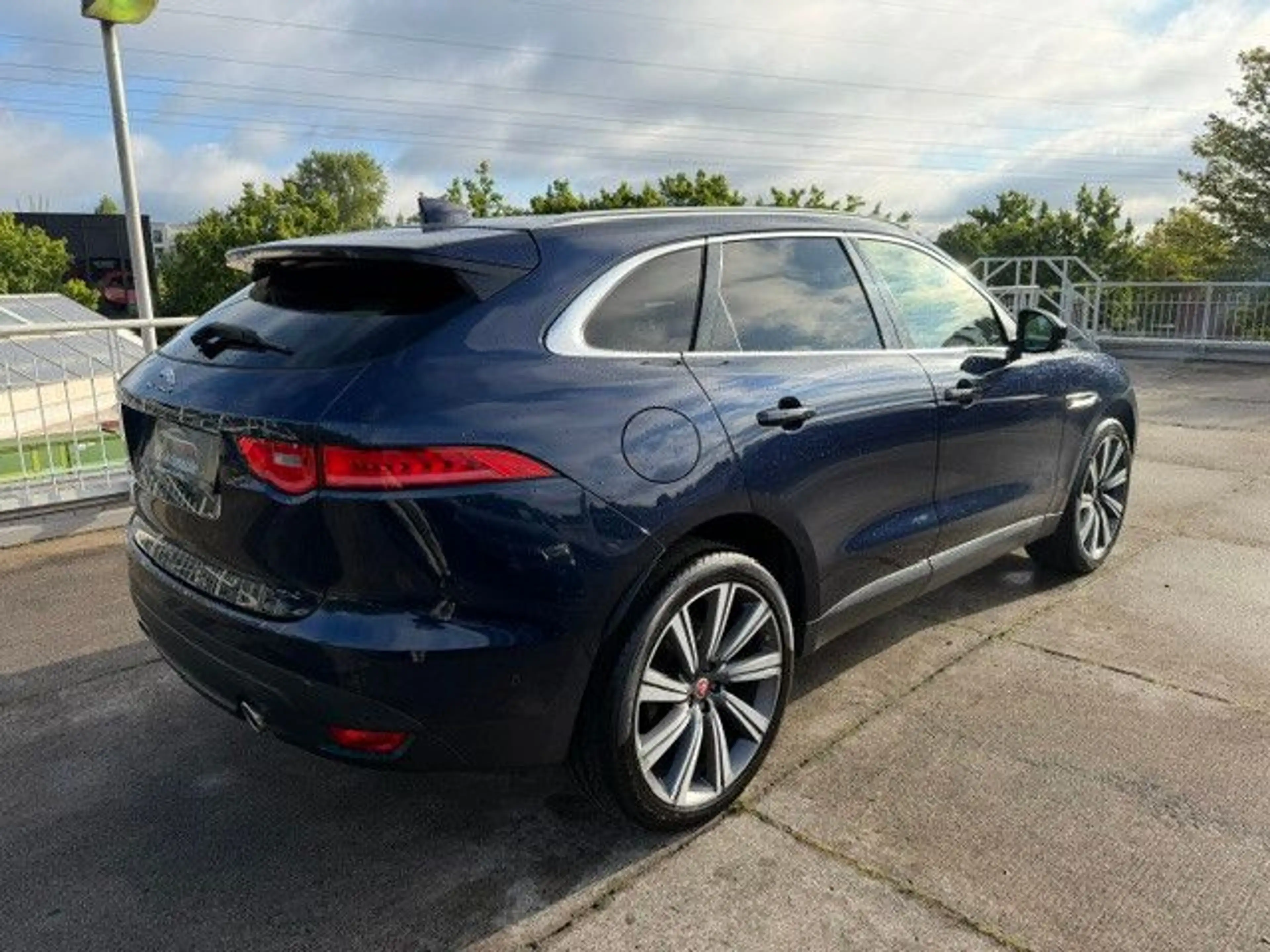 Jaguar F-Pace F-PACE Portfolio AWD — photo 4