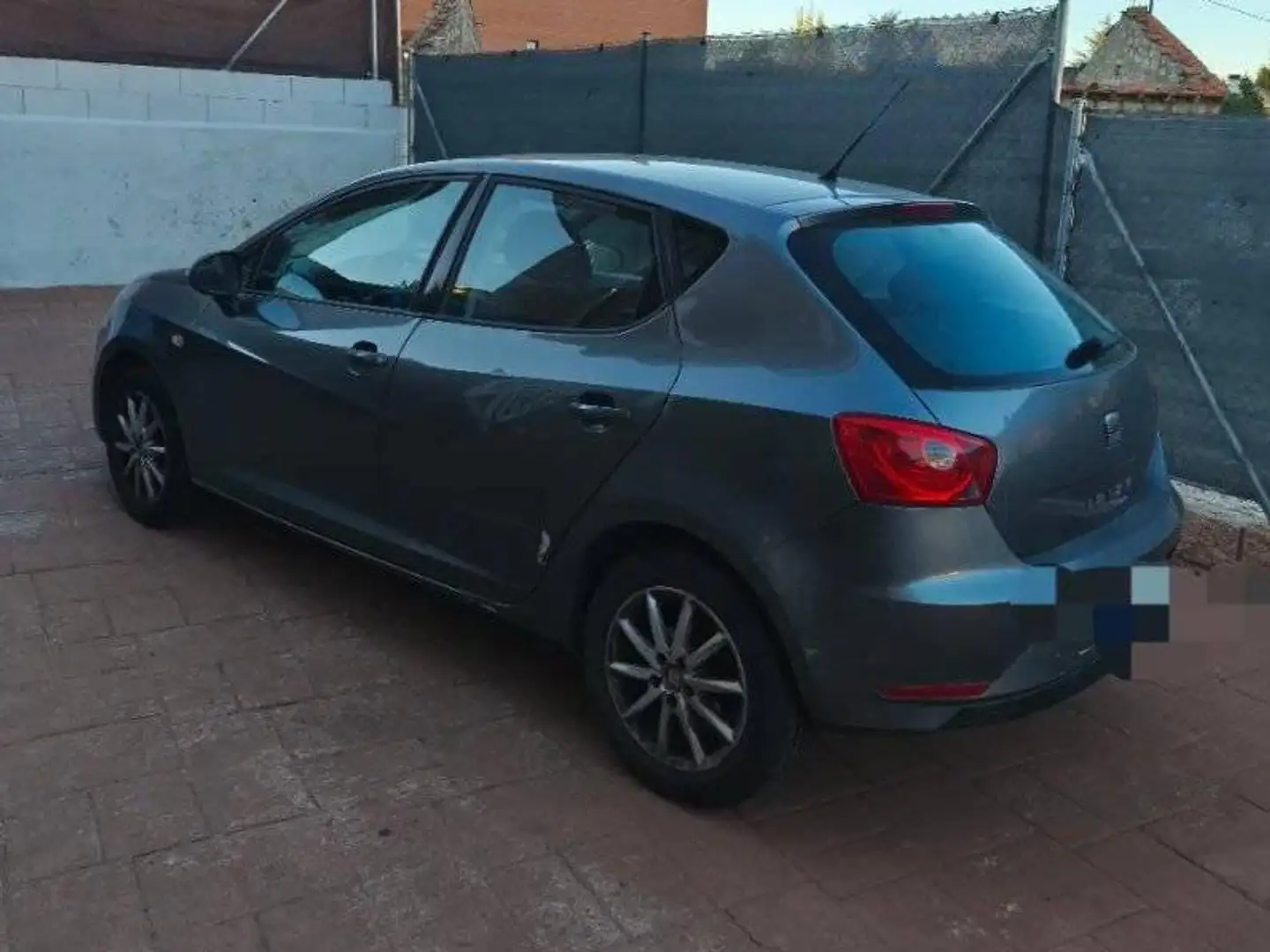 SEAT Ibiza 1.6 TDI 105 CV Style 5 puertas Gris - 2