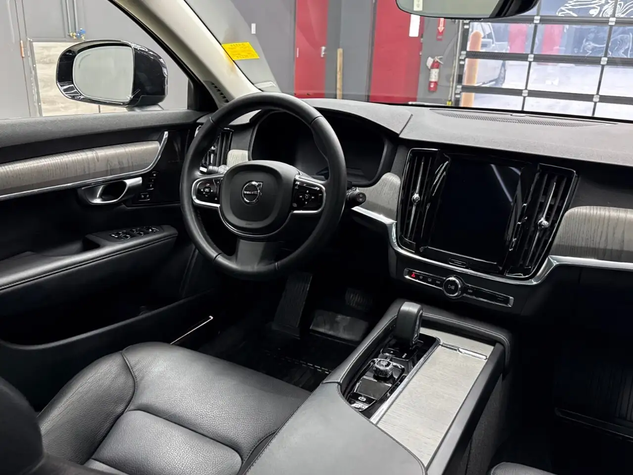 Volvo V90 Cross Country снимка Volvo V90 Cross Country