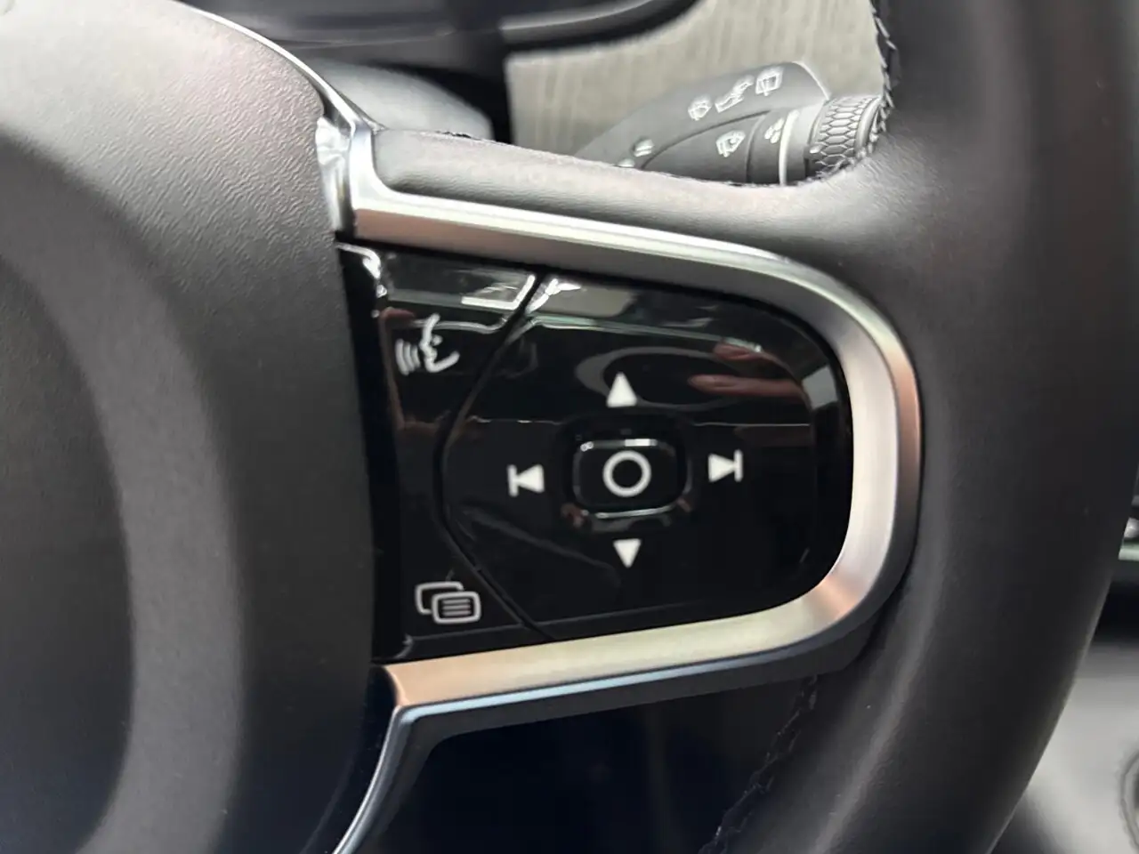 Volvo V90 Cross Country снимка Volvo V90 Cross Country