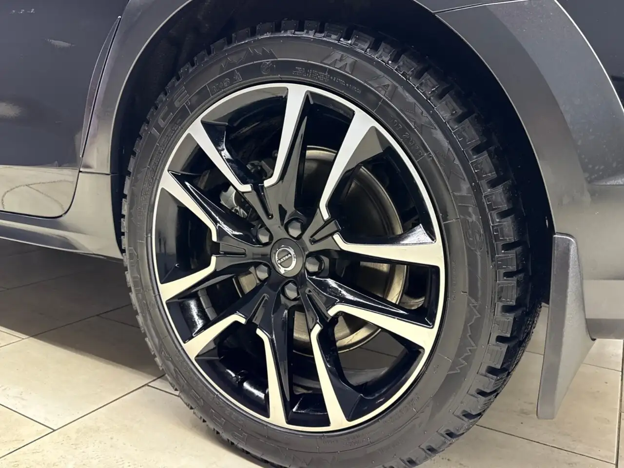 Volvo V90 Cross Country снимка Volvo V90 Cross Country