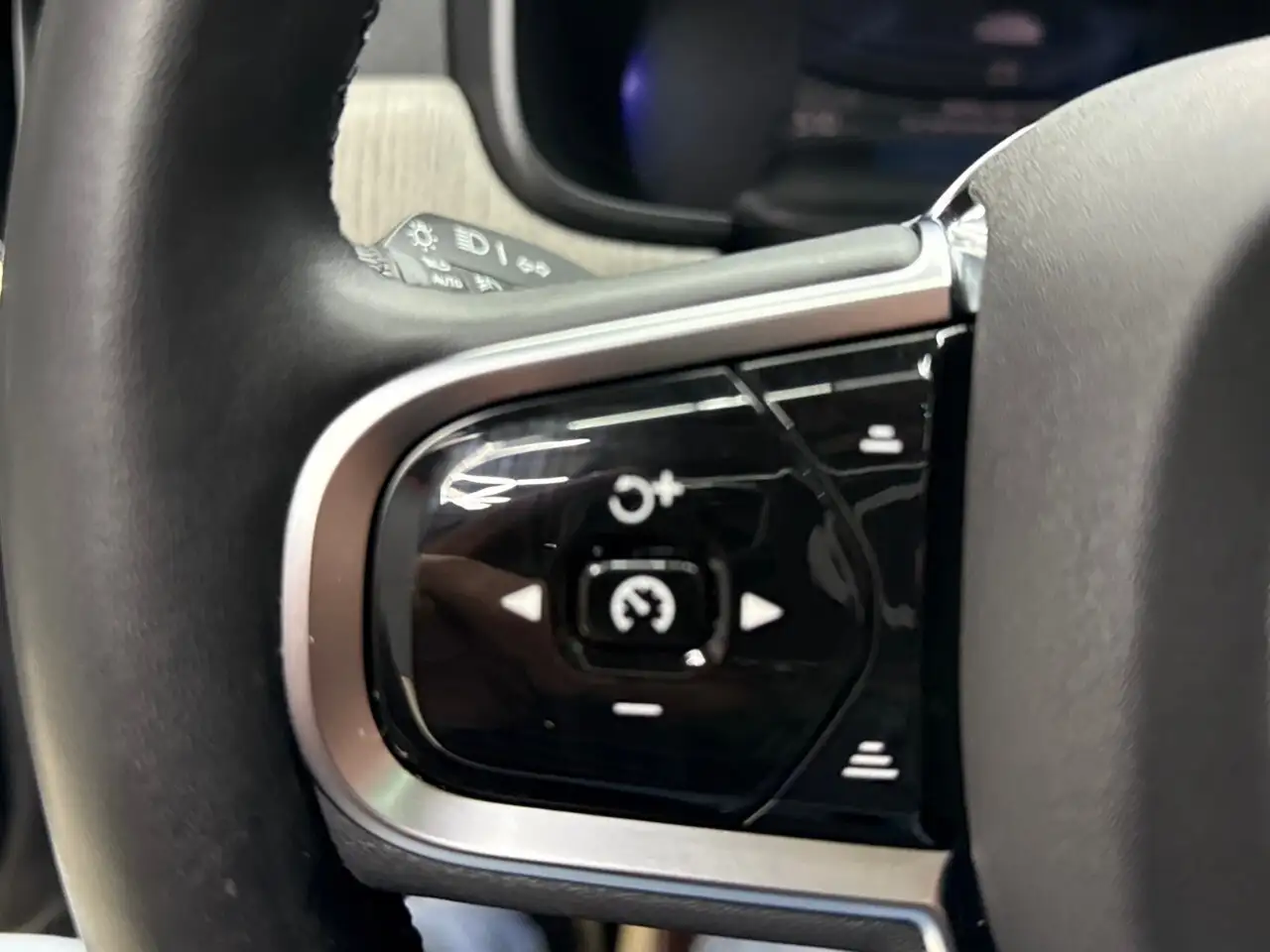 Volvo V90 Cross Country снимка Volvo V90 Cross Country