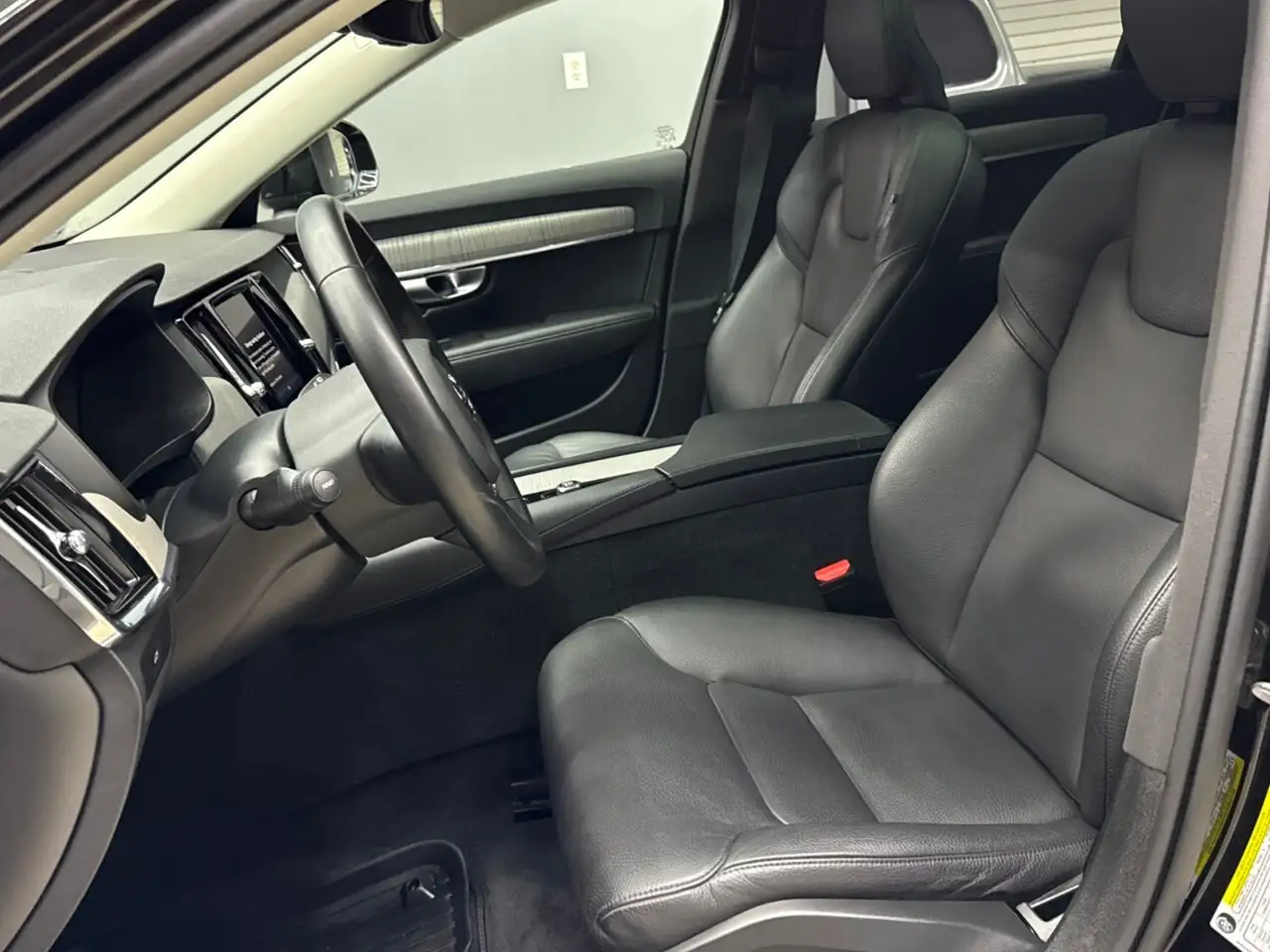 Volvo V90 Cross Country снимка Volvo V90 Cross Country