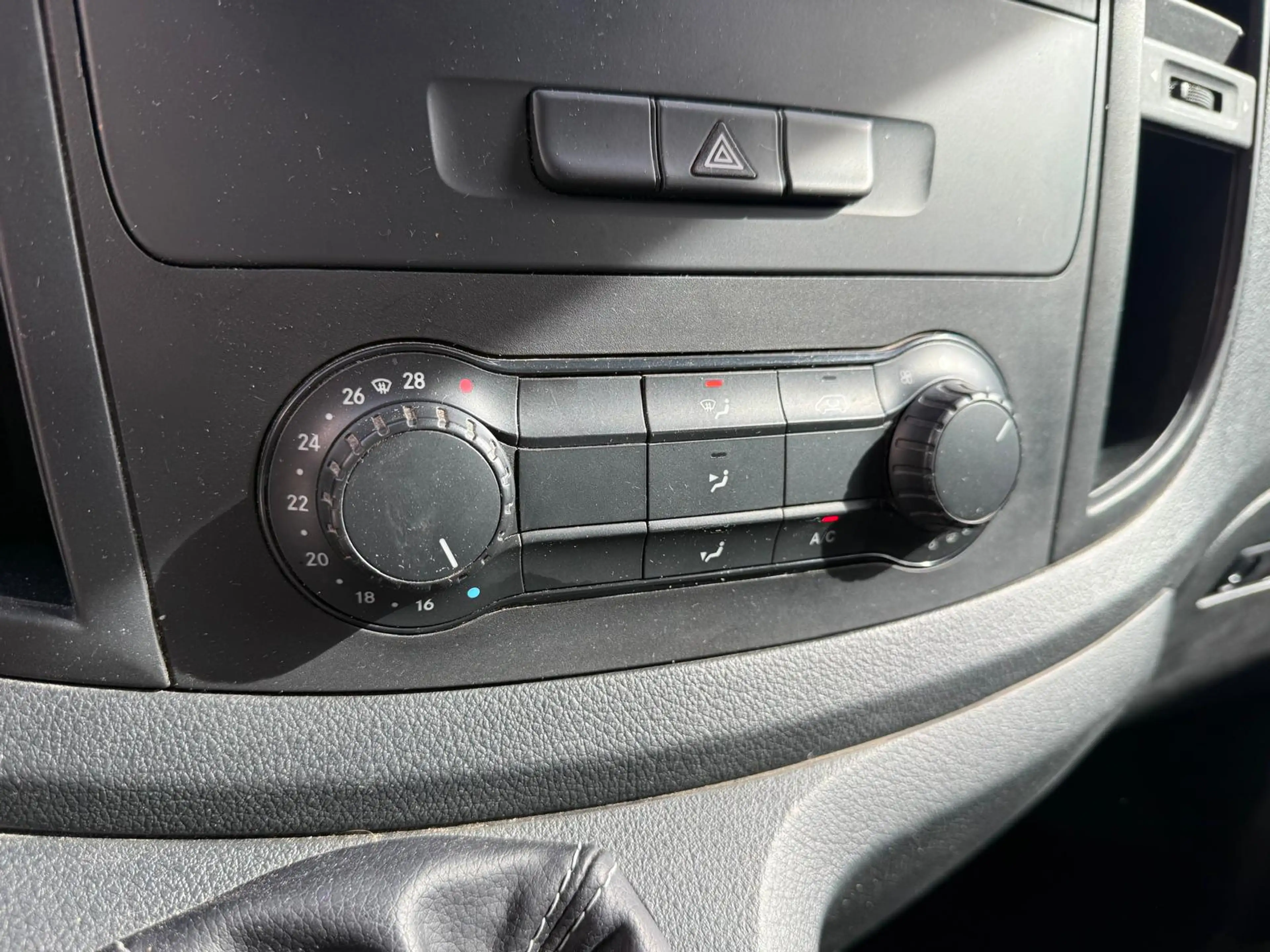 Mercedes-Benz Vito 111 CDI *Airco* — photo 8