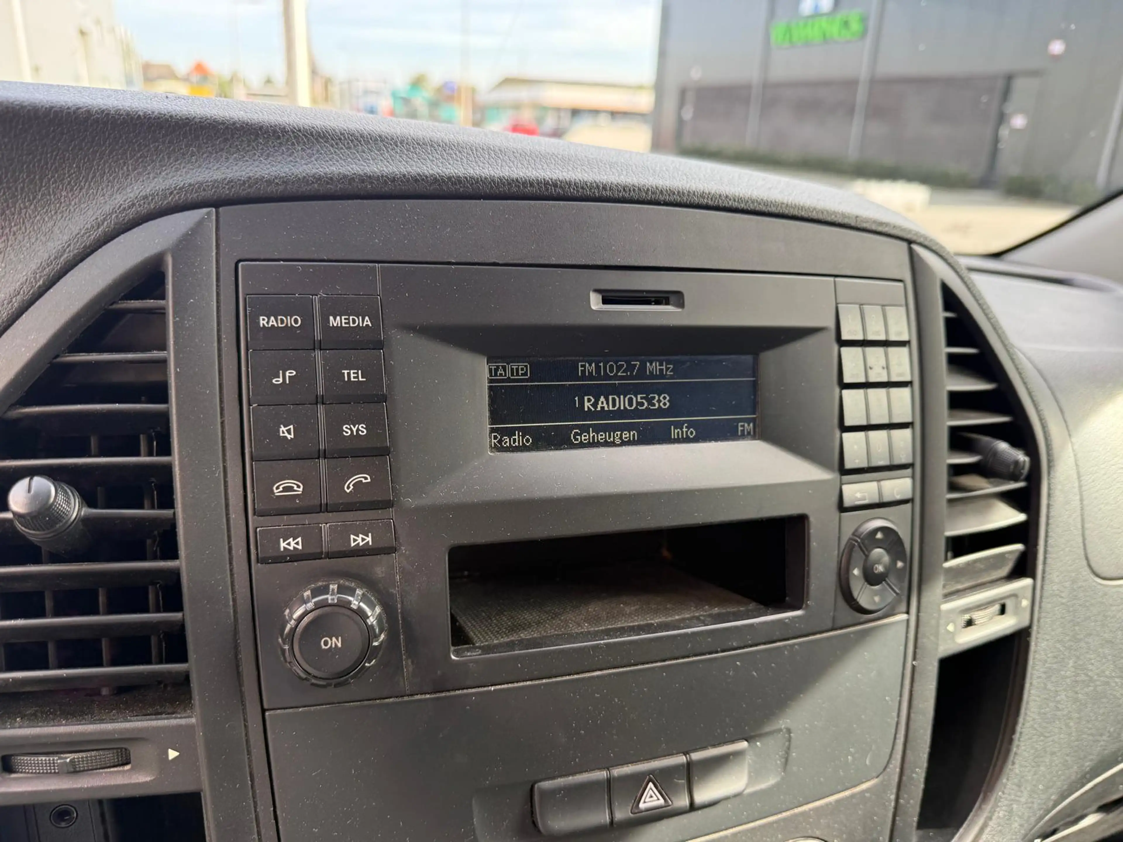 Mercedes-Benz Vito 111 CDI *Airco* — photo 7