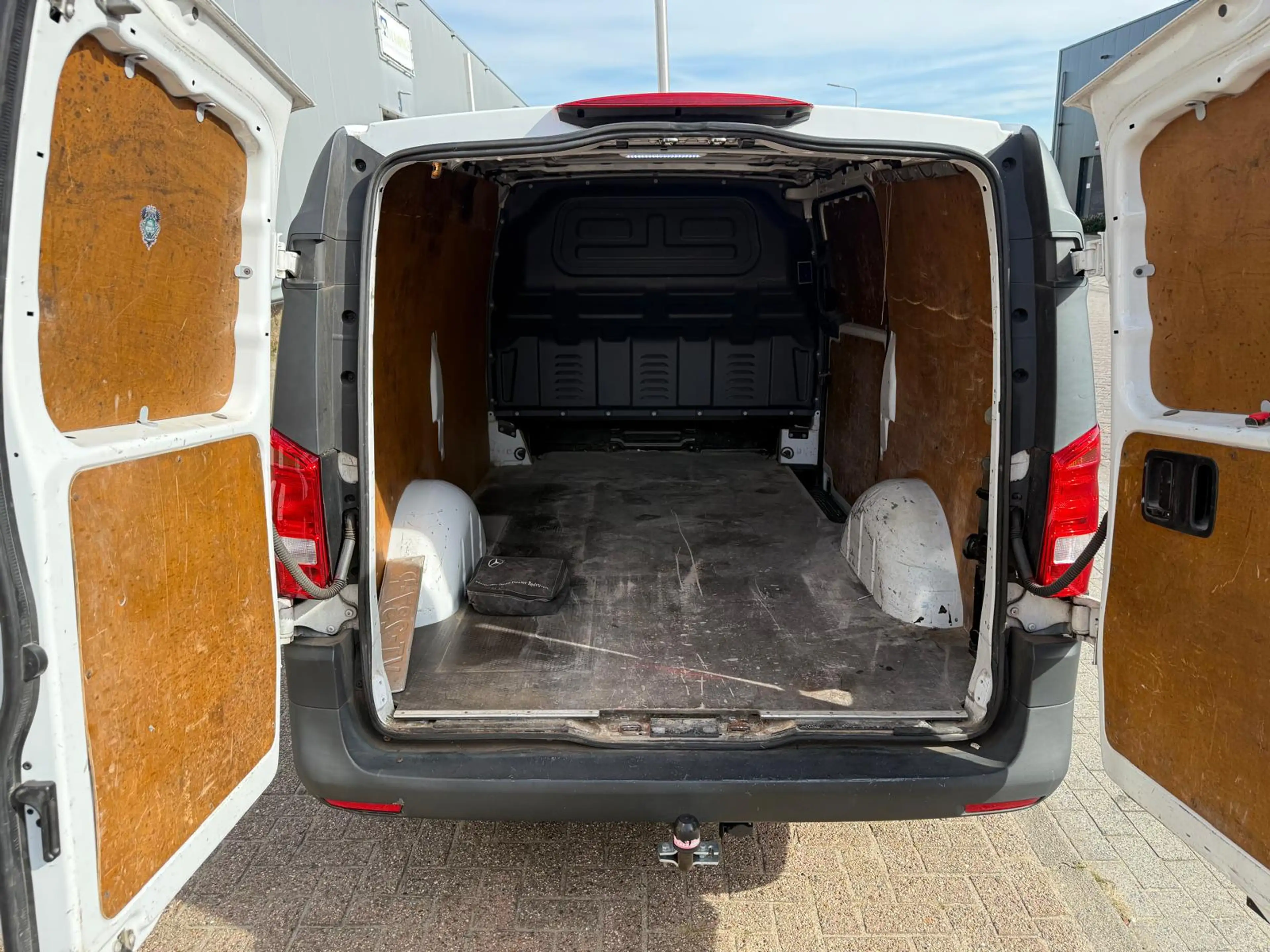 Mercedes-Benz Vito 111 CDI *Airco* — photo 11