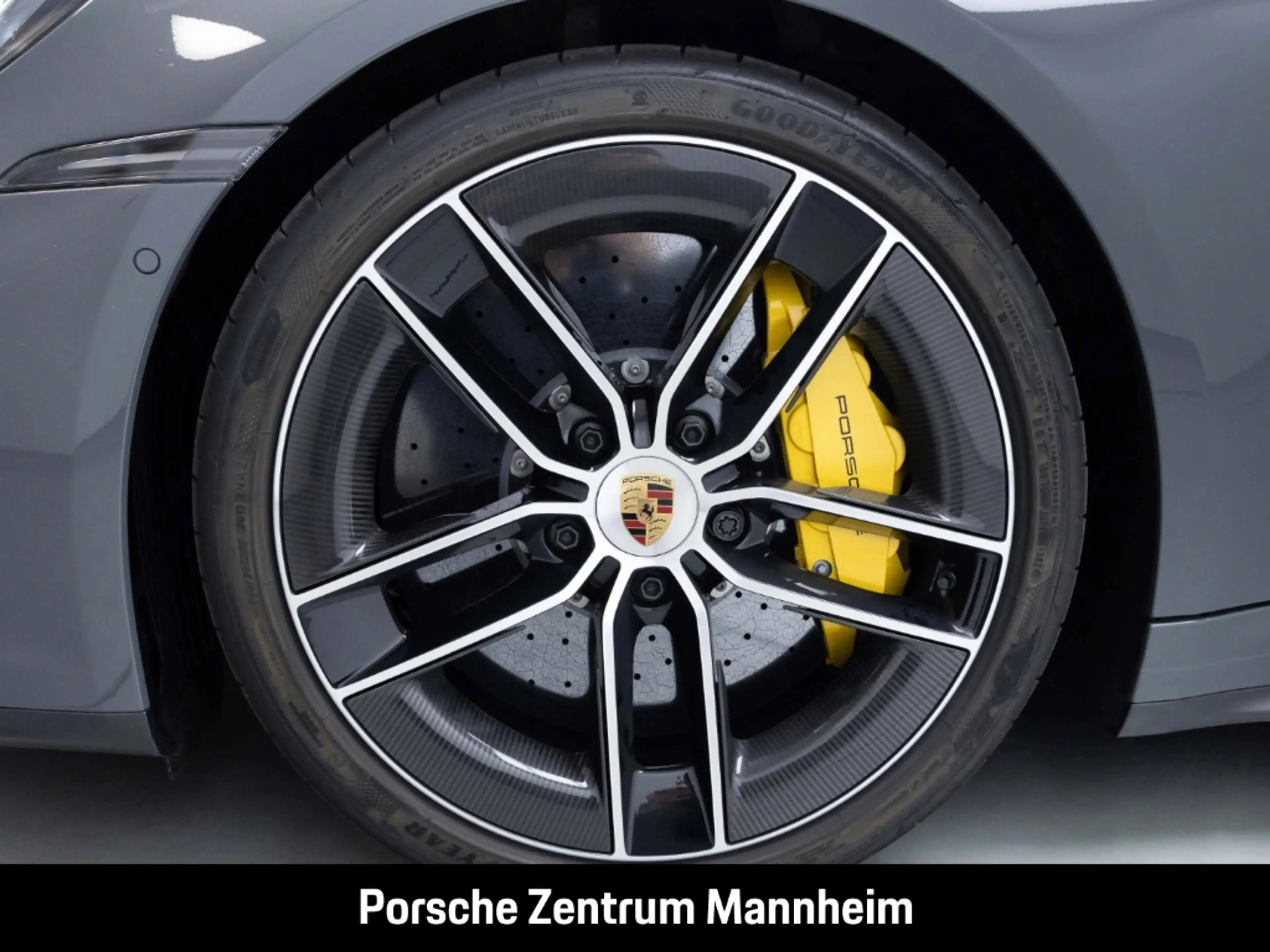 Porsche 992 -2 Carrera GTS Cabrio HD-Matrix 18-Wege Lift InnoD — photo 8