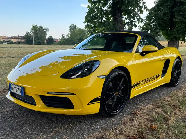 Porsche 718 Boxster 2.0 300cv pdk RACING YELLOW / SCARICO SPORTIVO / FARI PDLS 4 PUNTI / BOOK SERVICE PORSCHE / CERCHI 20"