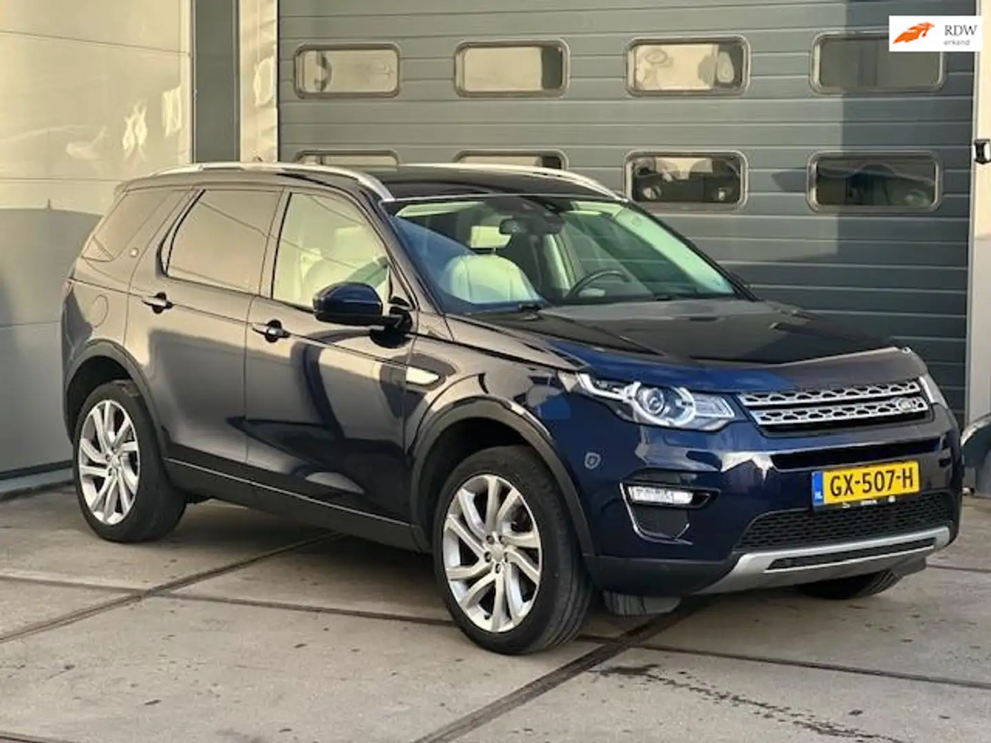 Land Rover Discovery Sport 2.0 TD4 HSE Luxury 7p. Blauw - 1