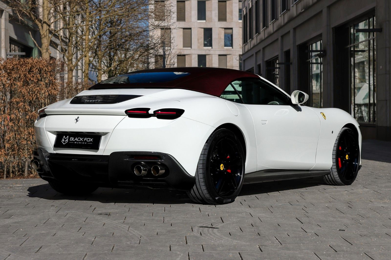 Ferrari Roma Spider | Carbon Ext. & Int. | Weiss-Rot — photo 5