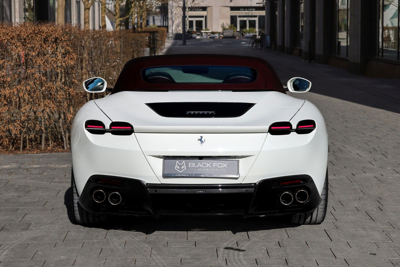 Ferrari Roma Spider | Carbon Ext. & Int. | Weiss-Rot — photo 4