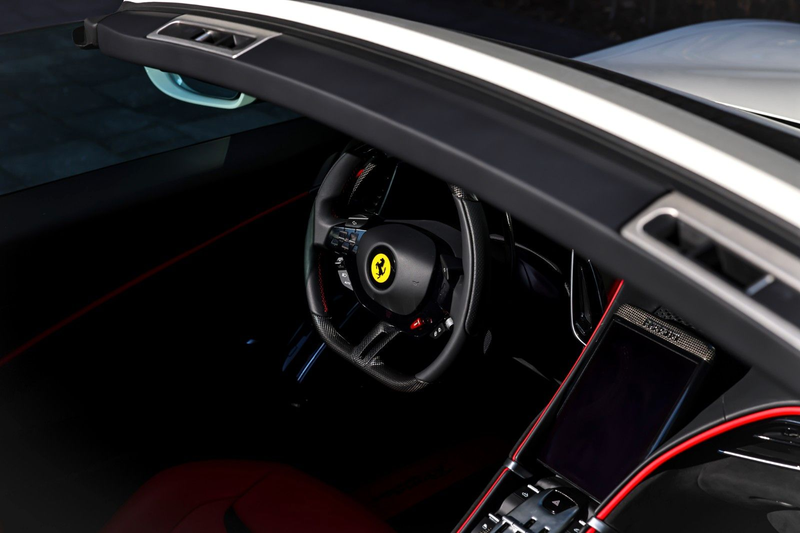 Ferrari Roma Spider | Carbon Ext. & Int. | Weiss-Rot — photo 14