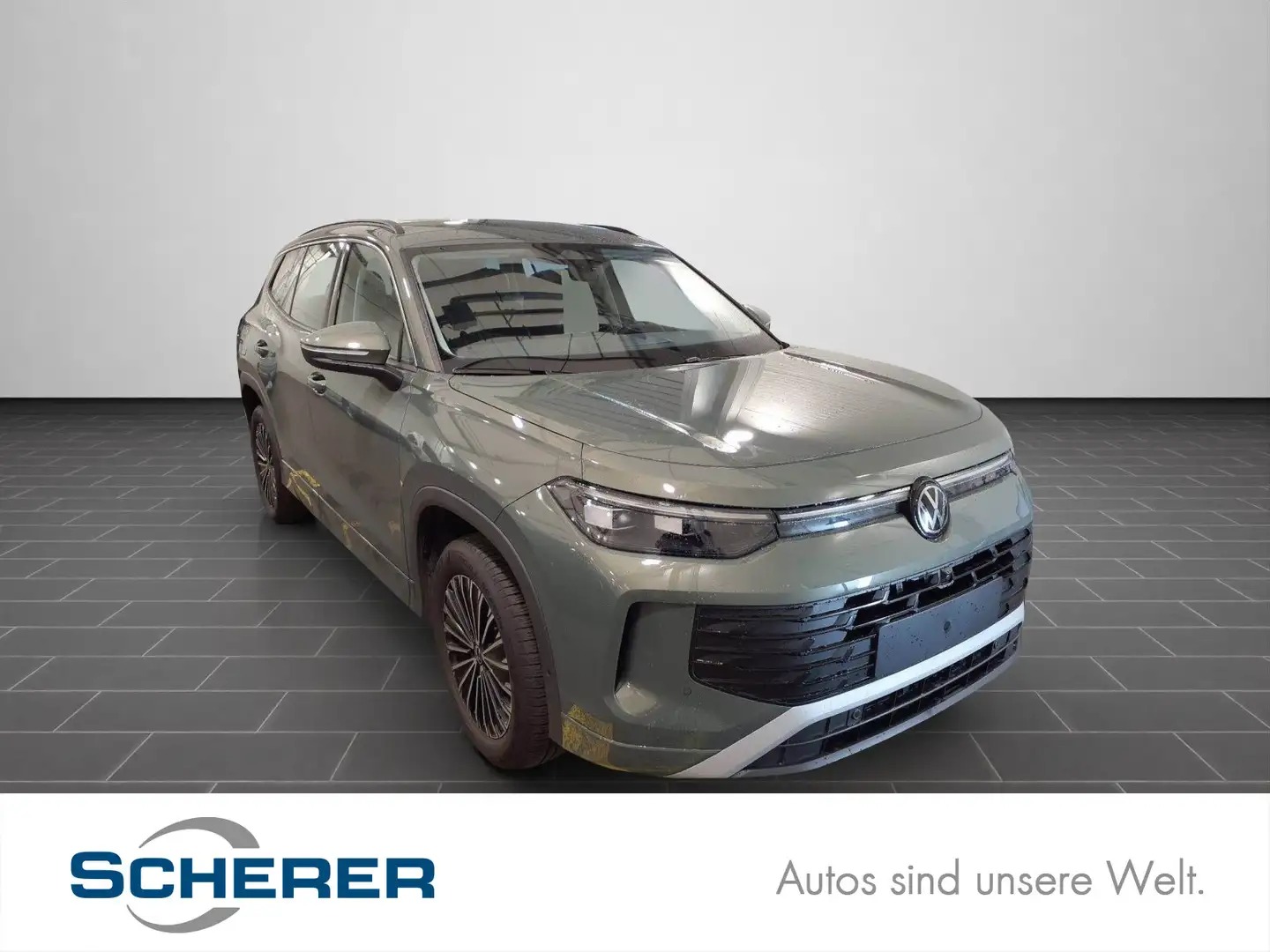 Volkswagen Tayron 2,0 TDI DSG 4 Motion AHK/RFK/LED/NAVI/7 S Grün - 1