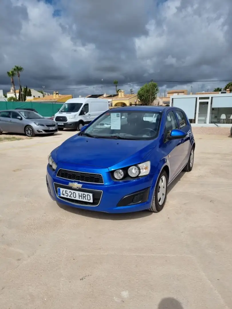 Chevrolet Aveo Pequeño Automático de 5 Puertas - 2