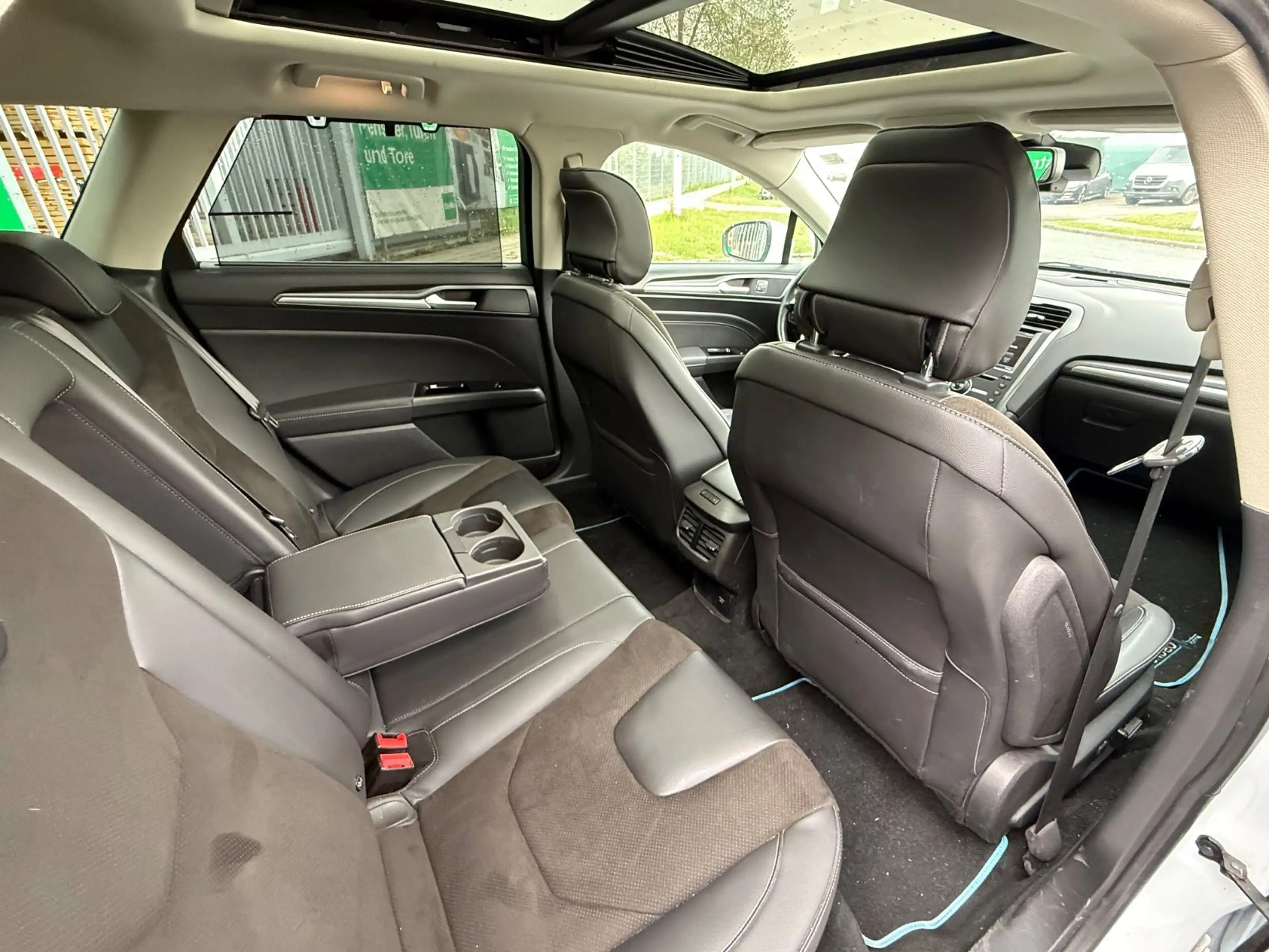 Ford Mondeo Turnier Titanium* ST-Line* Pano* LED* 8-Alu* — photo 13