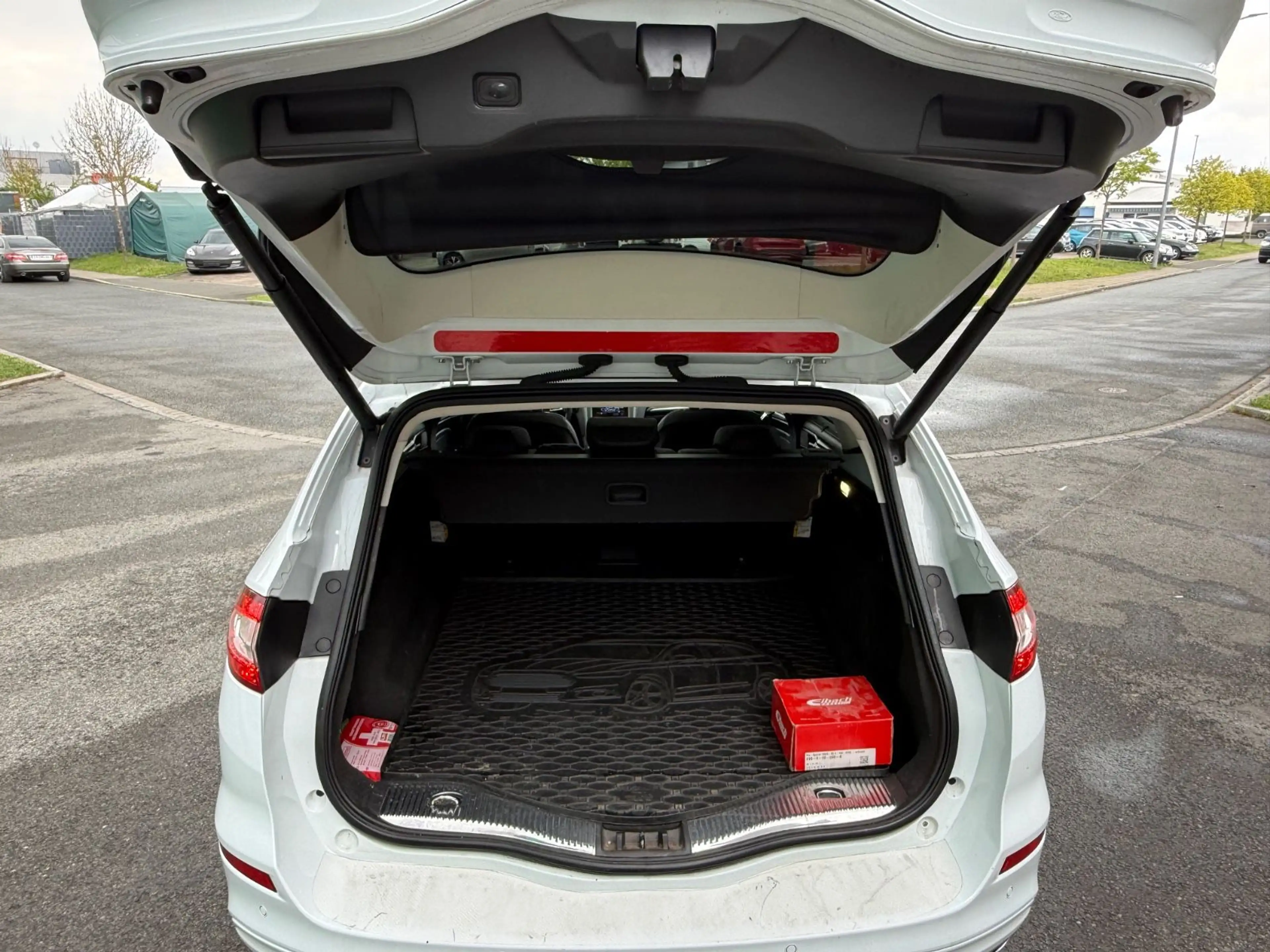 Ford Mondeo Turnier Titanium* ST-Line* Pano* LED* 8-Alu* — photo 15