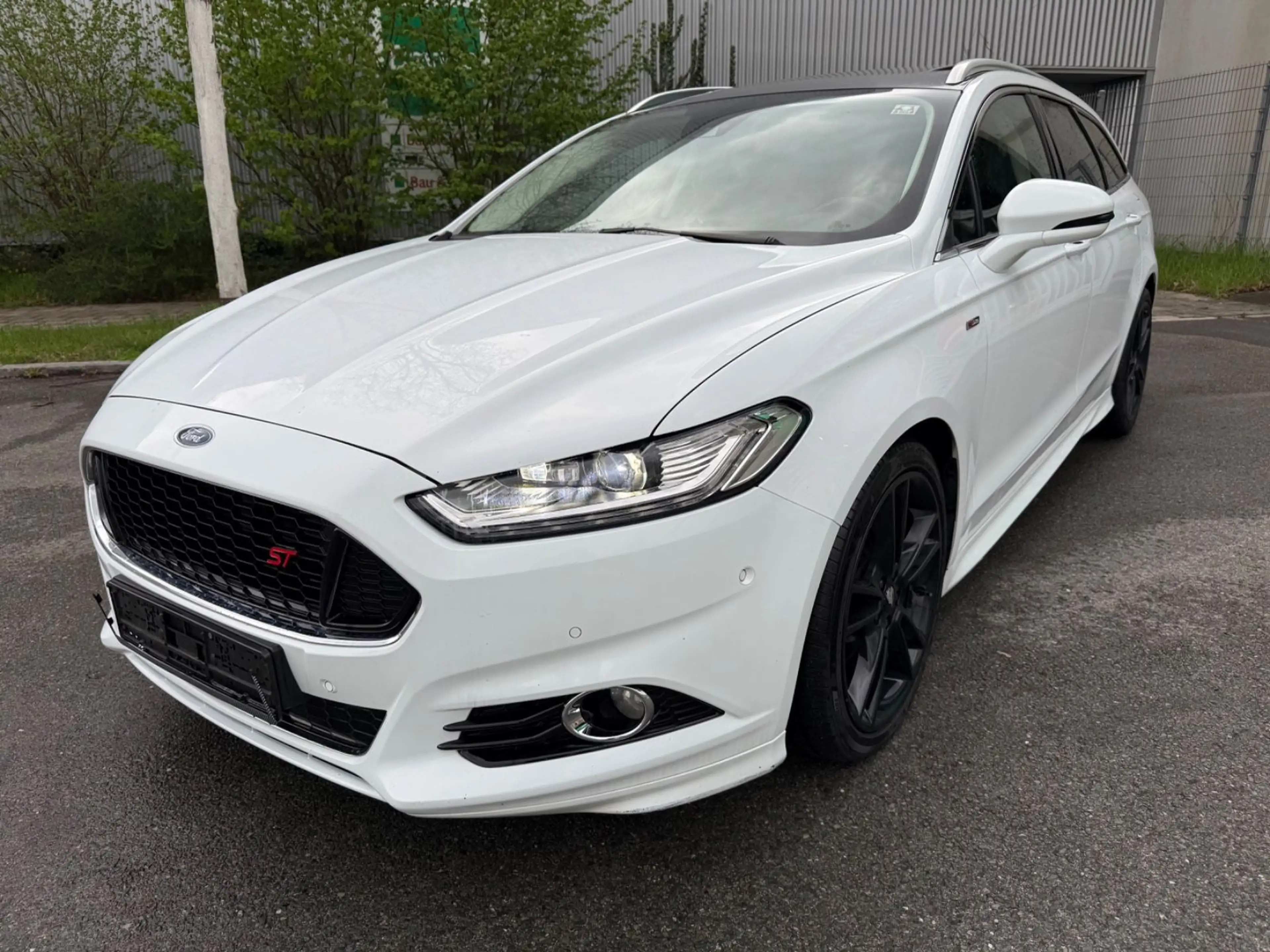 Ford Mondeo Turnier Titanium* ST-Line* Pano* LED* 8-Alu* — photo 6