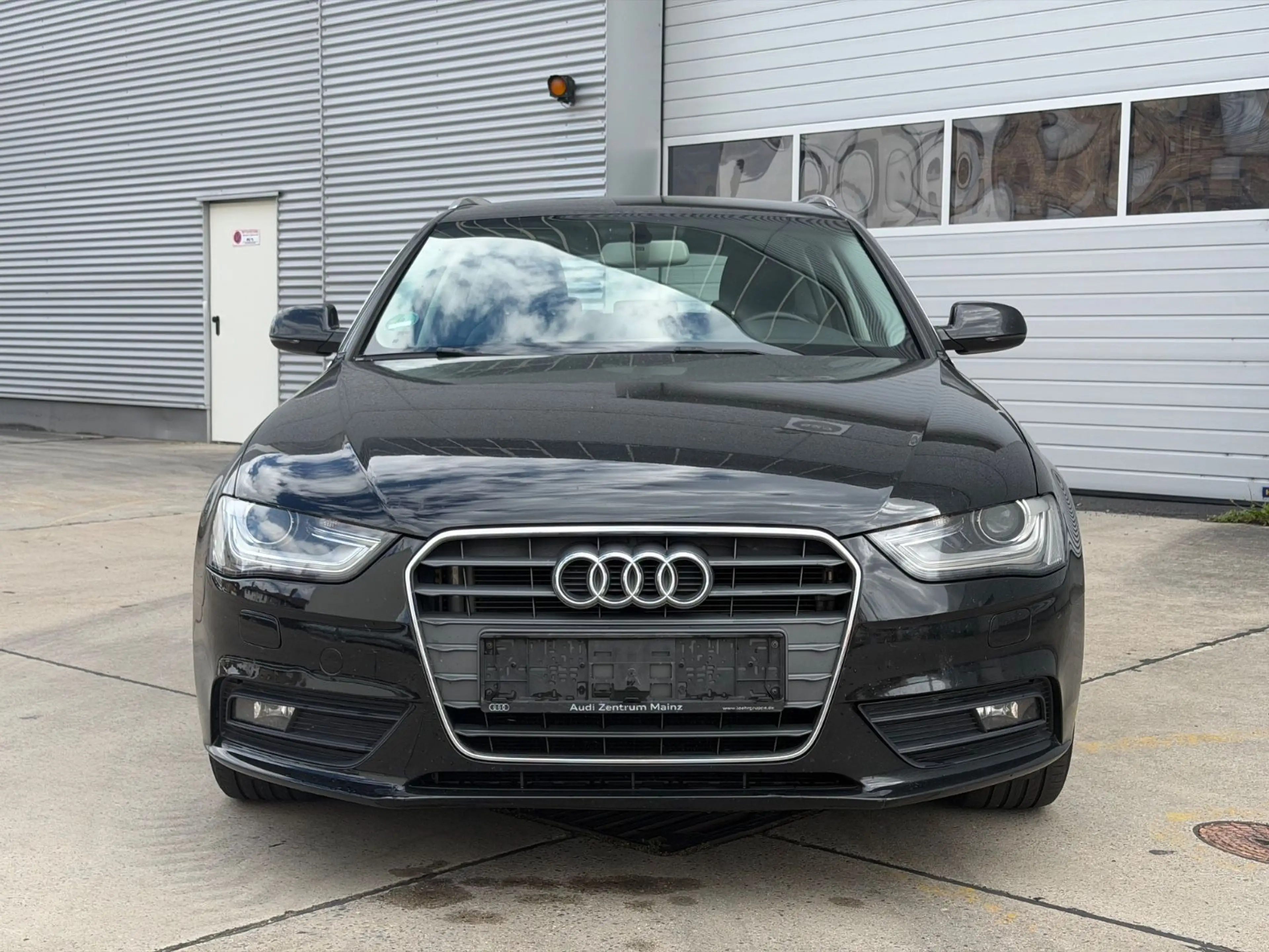 Audi A4 Avant Ambiente — photo 2