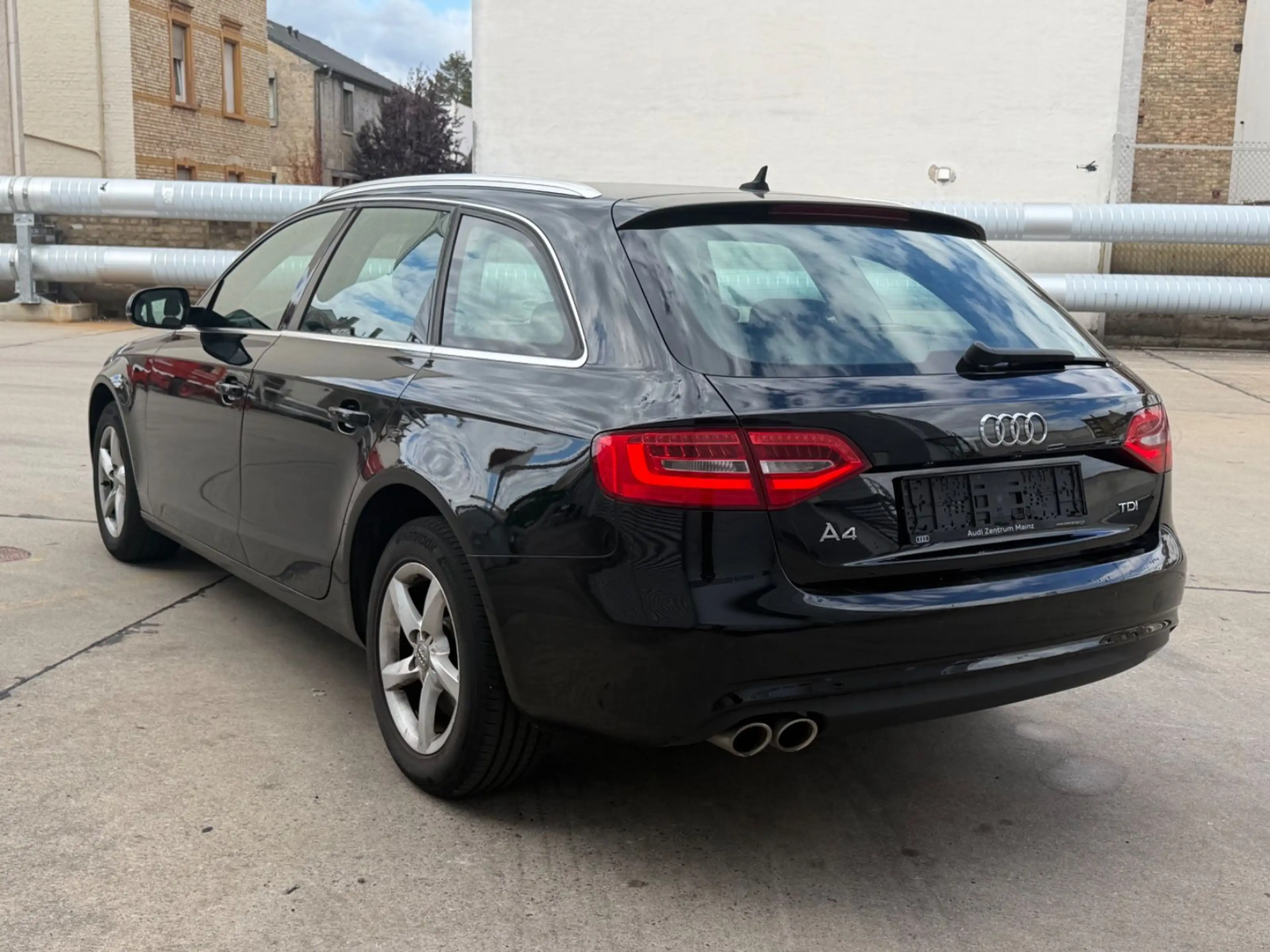 Audi A4 Avant Ambiente — photo 4