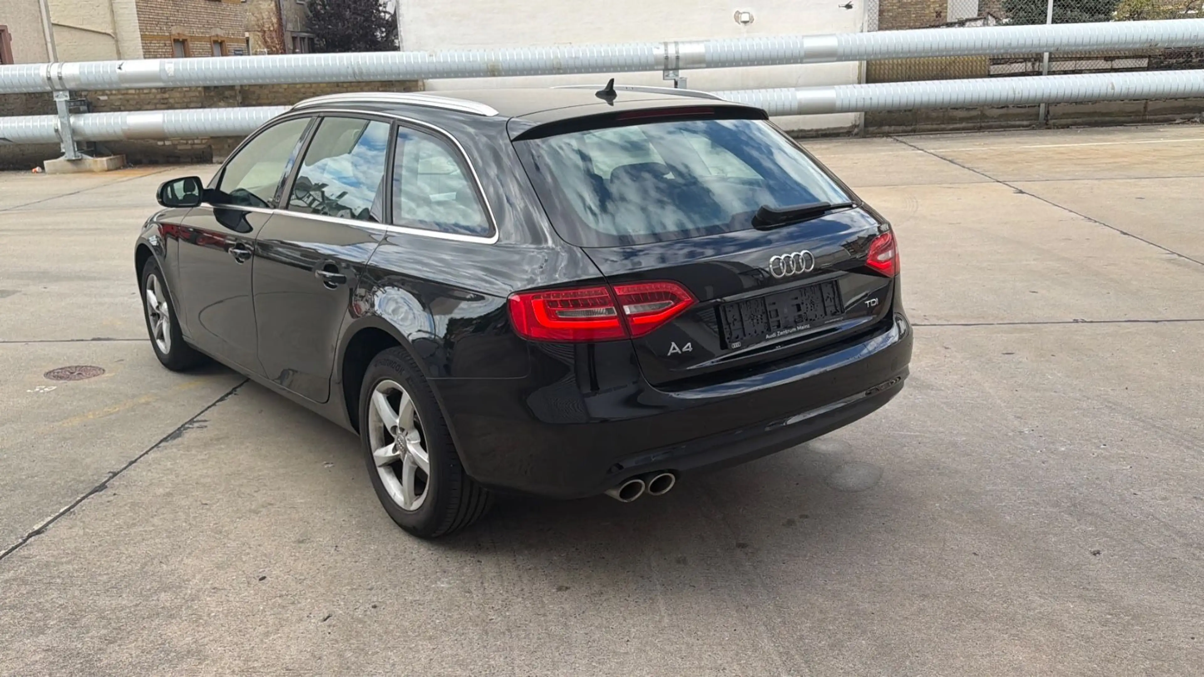Audi A4 Avant Ambiente — photo 3