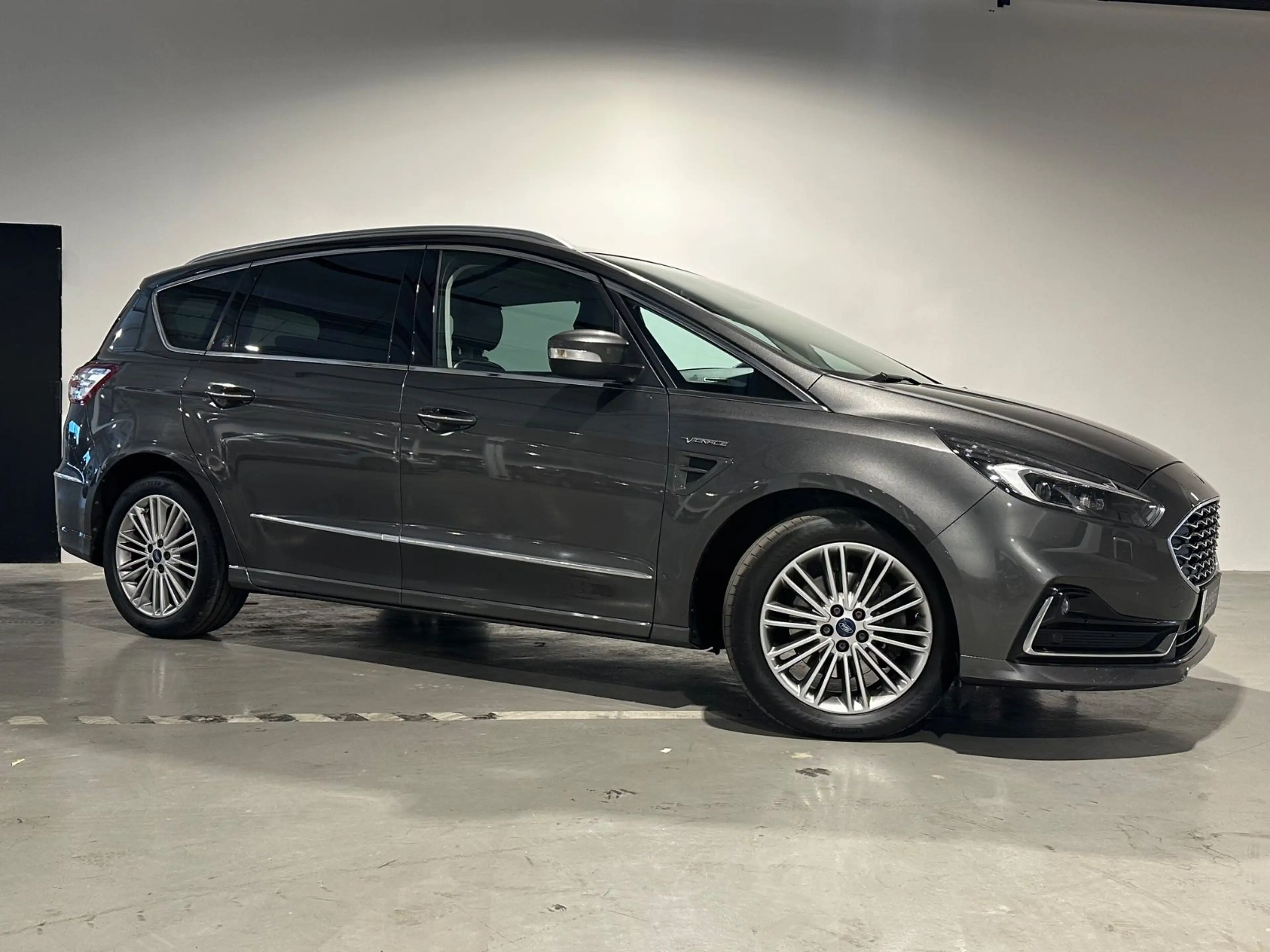 Ford S-Max Vignale *ACC,Standheizung,Carplay,AHK,LED* — photo 2