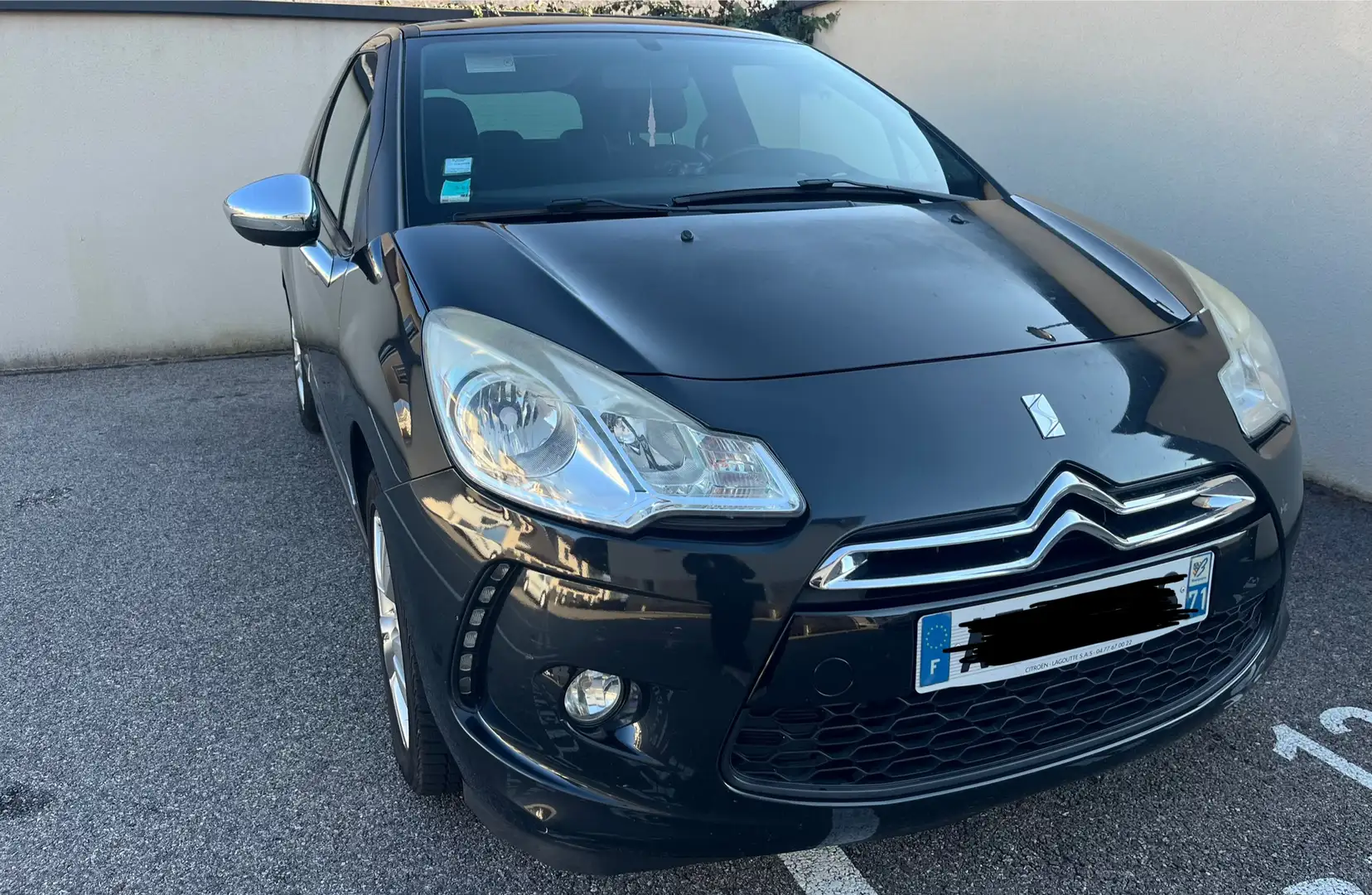 Citroen DS3 DS3 HDi 90 FAP 99g Airdream So Chic Noir - 1
