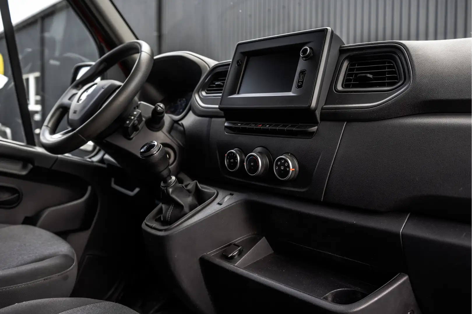 Renault Master T35 dCi | L2H2 | Camera | Navi | LED | 3-Zits | Ai Rood - 2