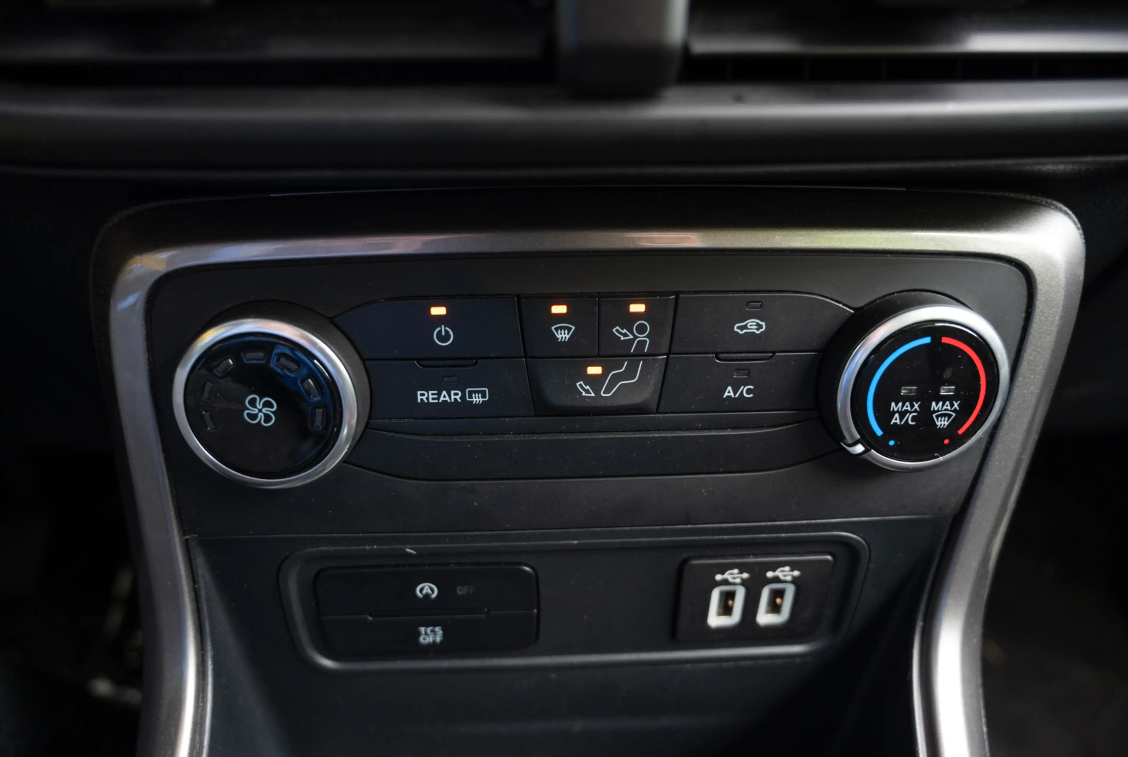 Ford EcoSport 1.0 EcoBoost Cool & Connect 100 *AHK*DAB*BLUETOOTH* *INVENTUR-SALE* — photo 9