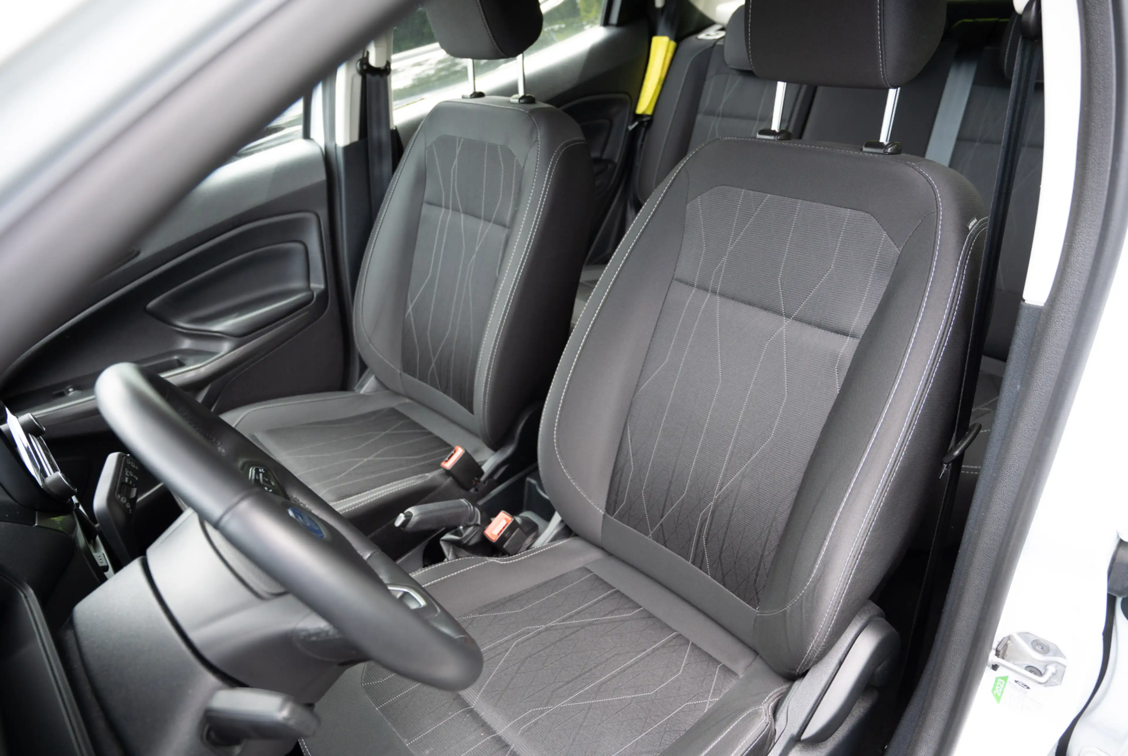 Ford EcoSport 1.0 EcoBoost Cool & Connect 100 *AHK*DAB*BLUETOOTH* *INVENTUR-SALE* — photo 7
