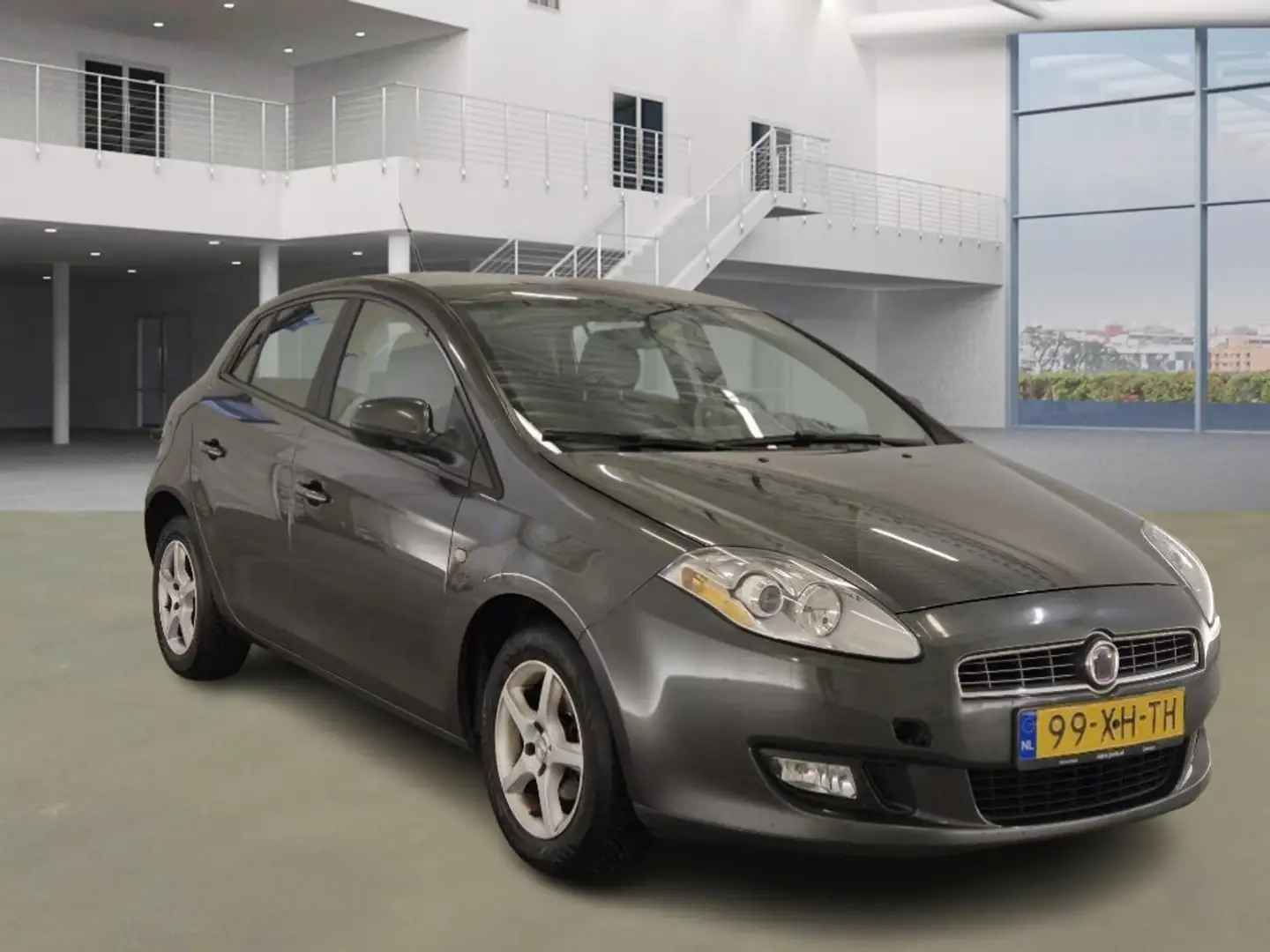 Fiat Bravo 1.4 Dynamic Plateado - 2
