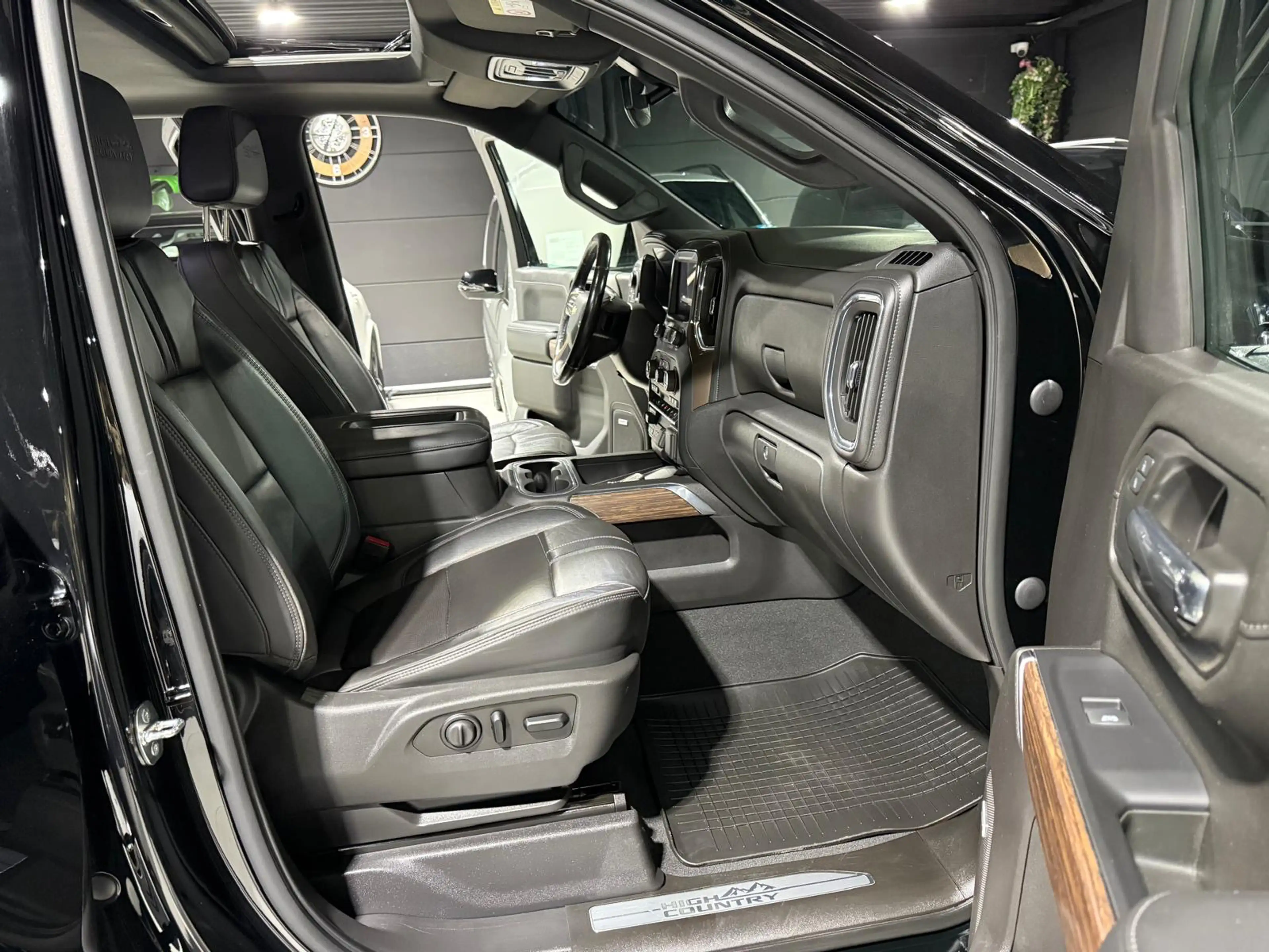 Chevrolet Silverado 6.2L V8 HIGH COUNTRY 4X4 426cv LPG full TVAC — photo 11