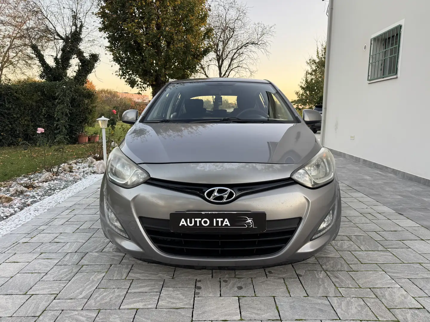 Hyundai i20 i20 GPL 1.2 Sound Edition OK NEOPATENTATI Grijs - 1