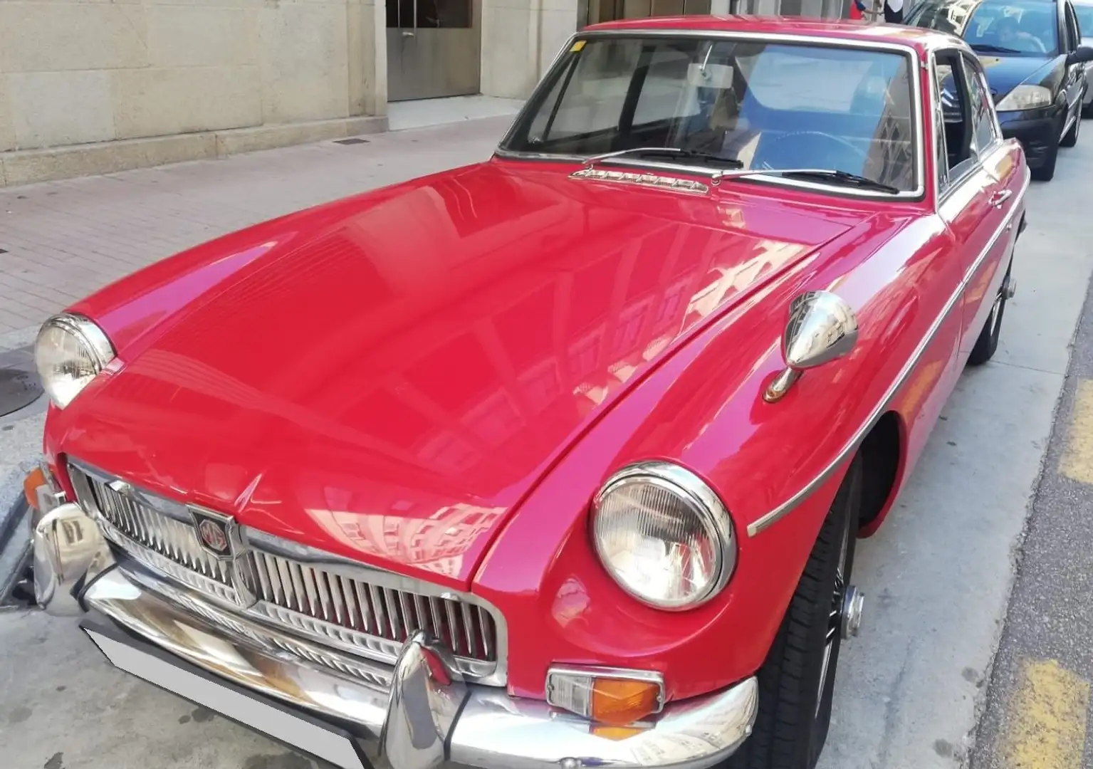 MG BGT Kırmızı - 2