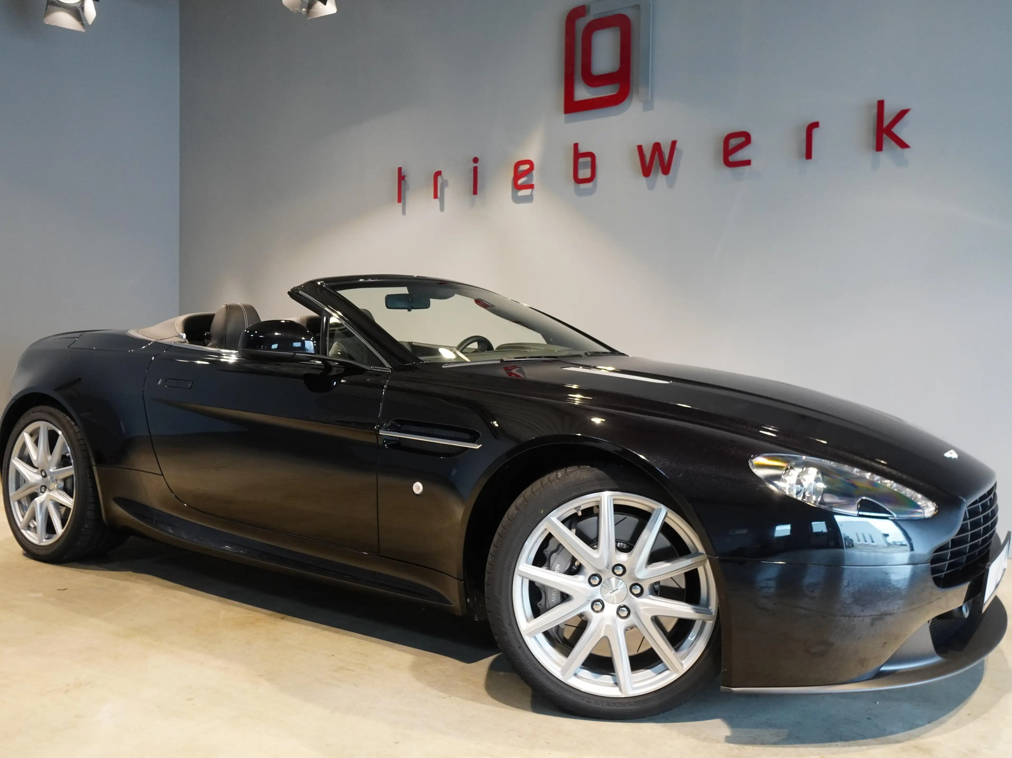 Aston Martin V8 V8 Vantage Roadster Sportshift II*BRD Fzg*700W* — photo 3