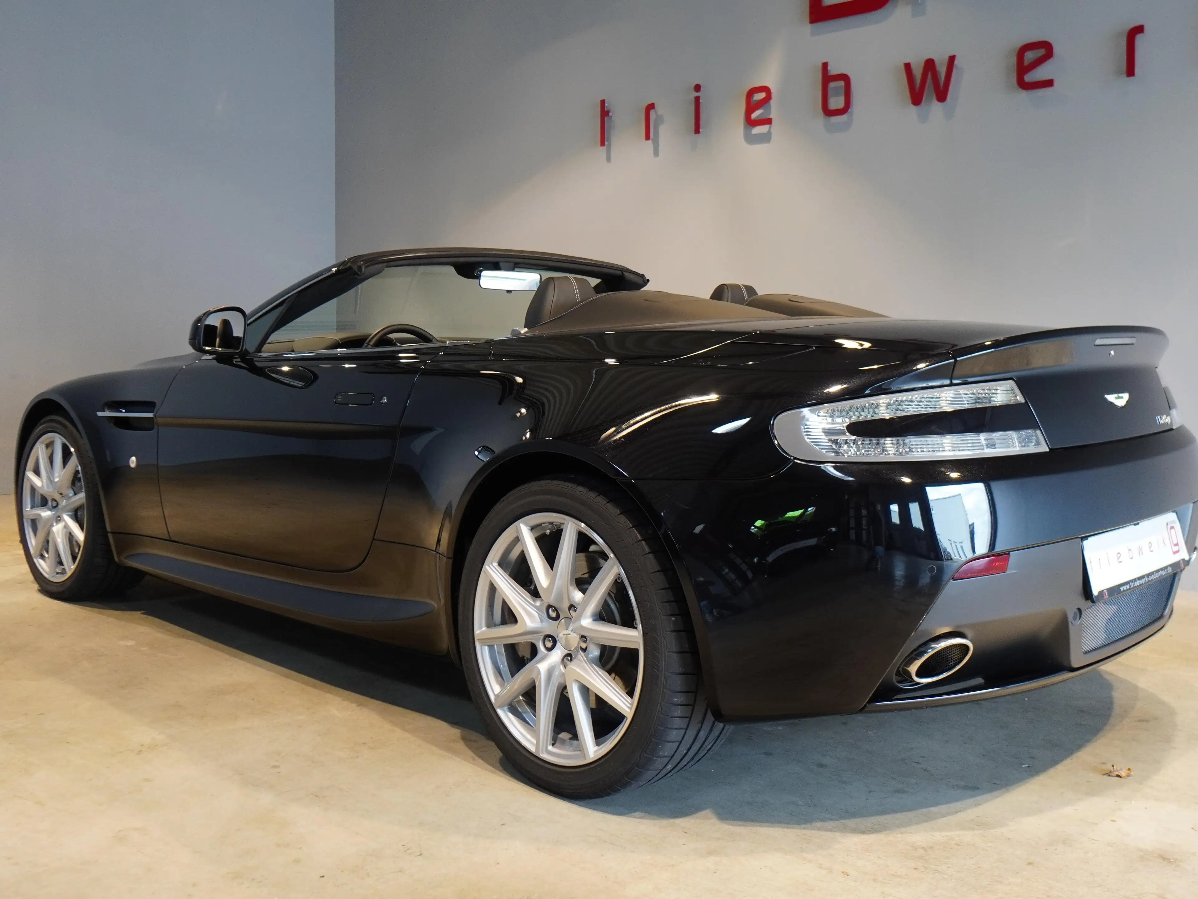 Aston Martin V8 V8 Vantage Roadster Sportshift II*BRD Fzg*700W* — photo 2