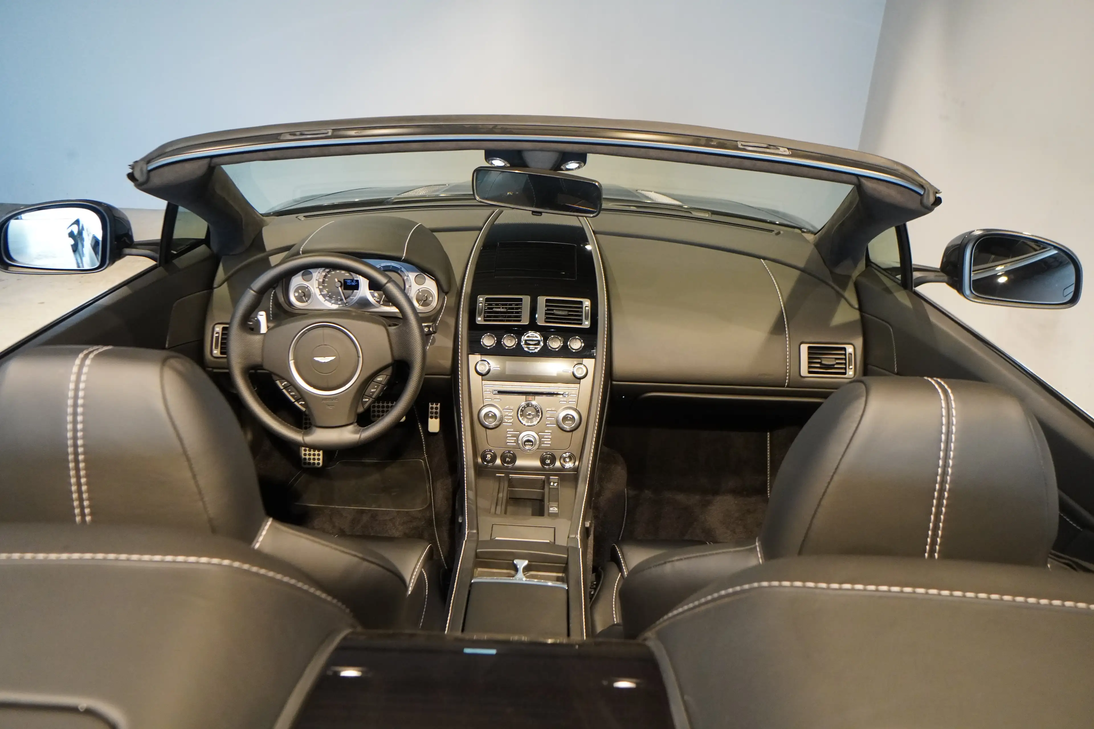 Aston Martin V8 V8 Vantage Roadster Sportshift II*BRD Fzg*700W* — photo 13